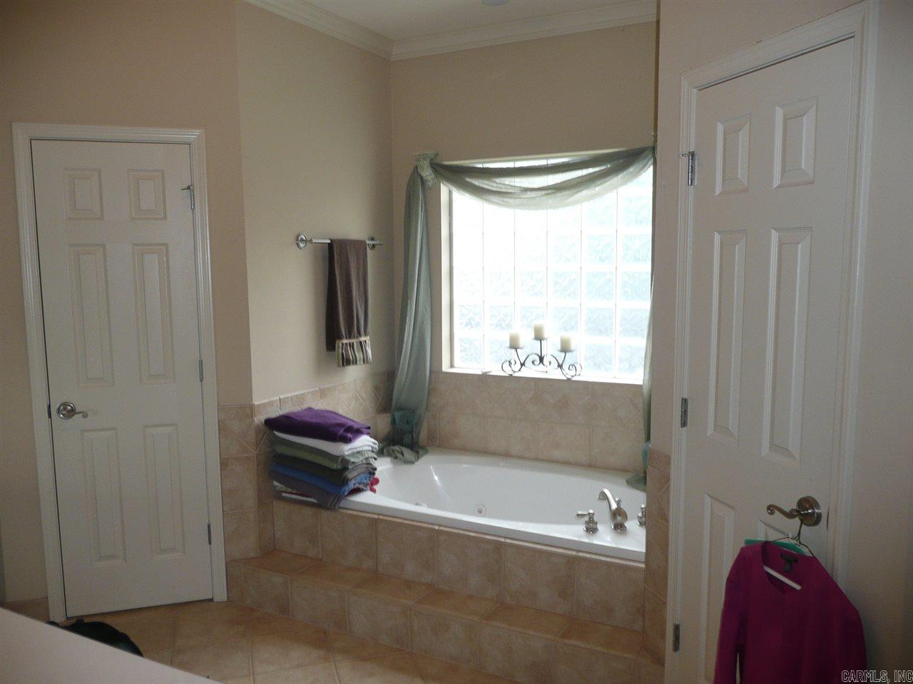 LONGHILLS VILLAGE - Residential