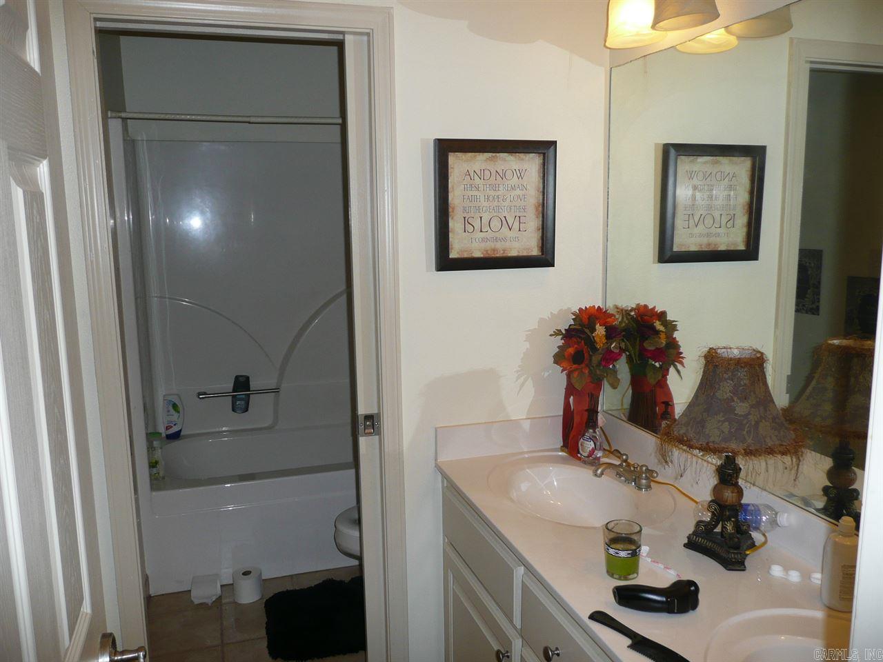 LONGHILLS VILLAGE - Residential