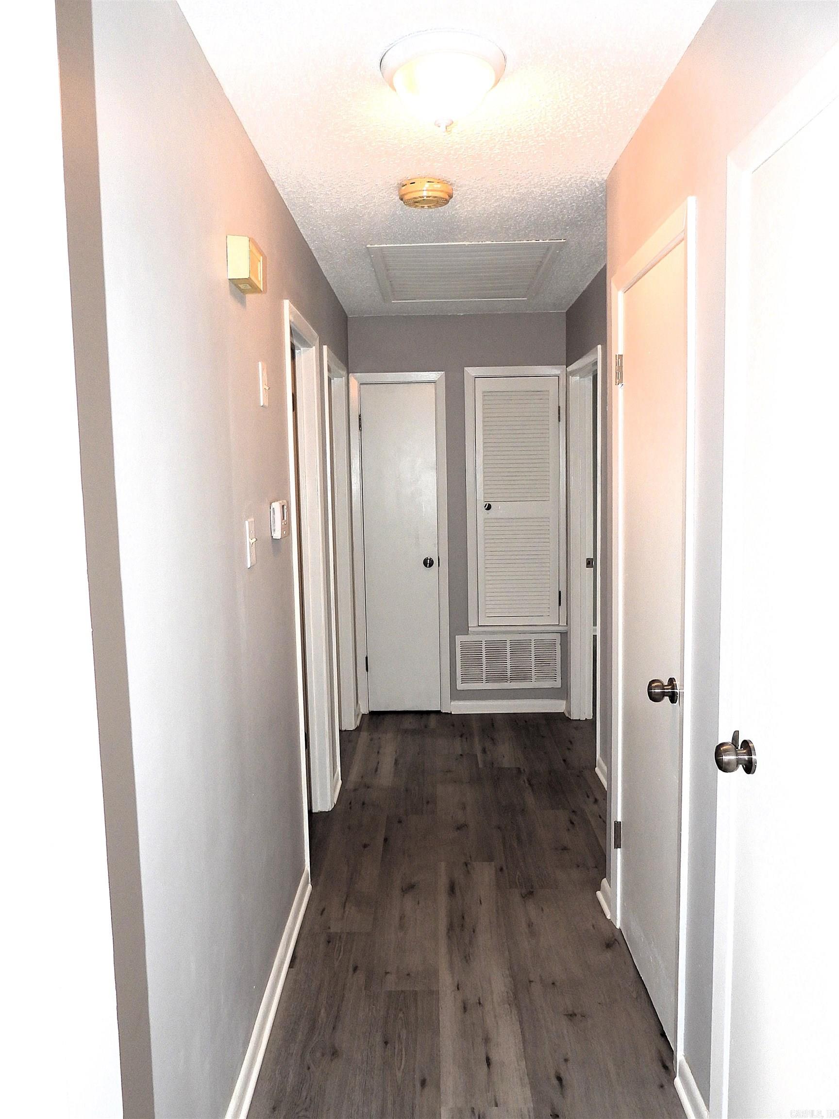 TWIN LAKES - Residential