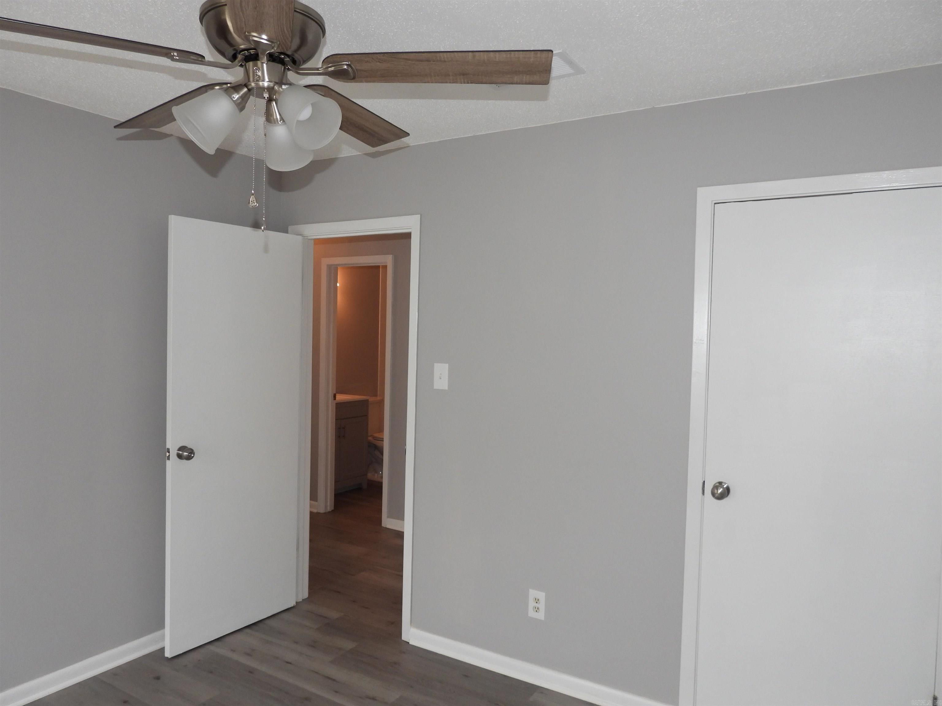 TWIN LAKES - Residential