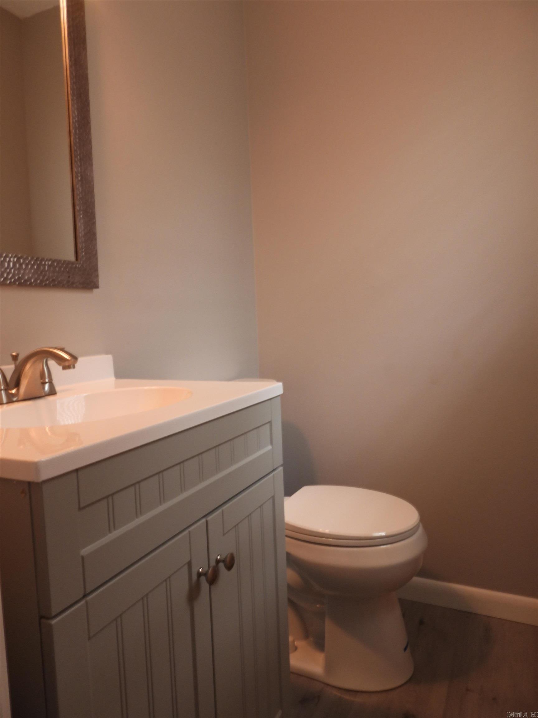 TWIN LAKES - Residential