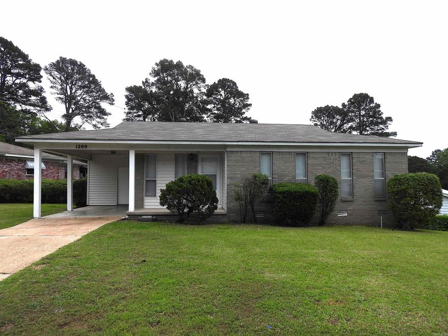 SMALLER HOME THAT PACKS A PUNCH! This home has been updated with all new stainless-steel appliances, freshly painted interior, all new kitchen cabinets, new counter tops, new flooring and both bathrooms have been updated.  The fenced backyard is large enough for the little ones to play or for the pets to run free.