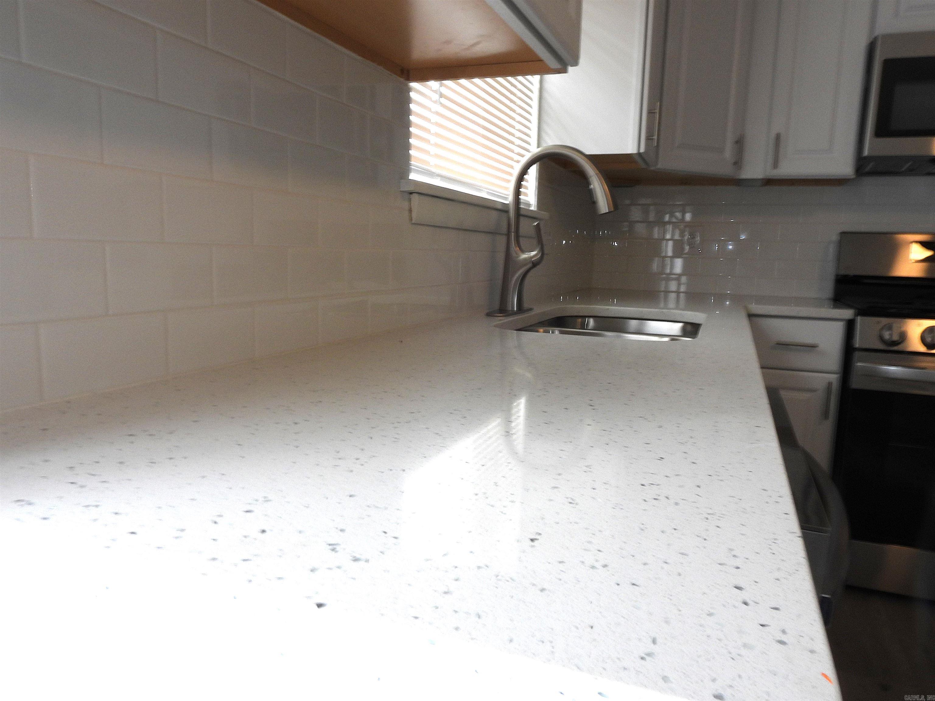 TWIN LAKES - Residential