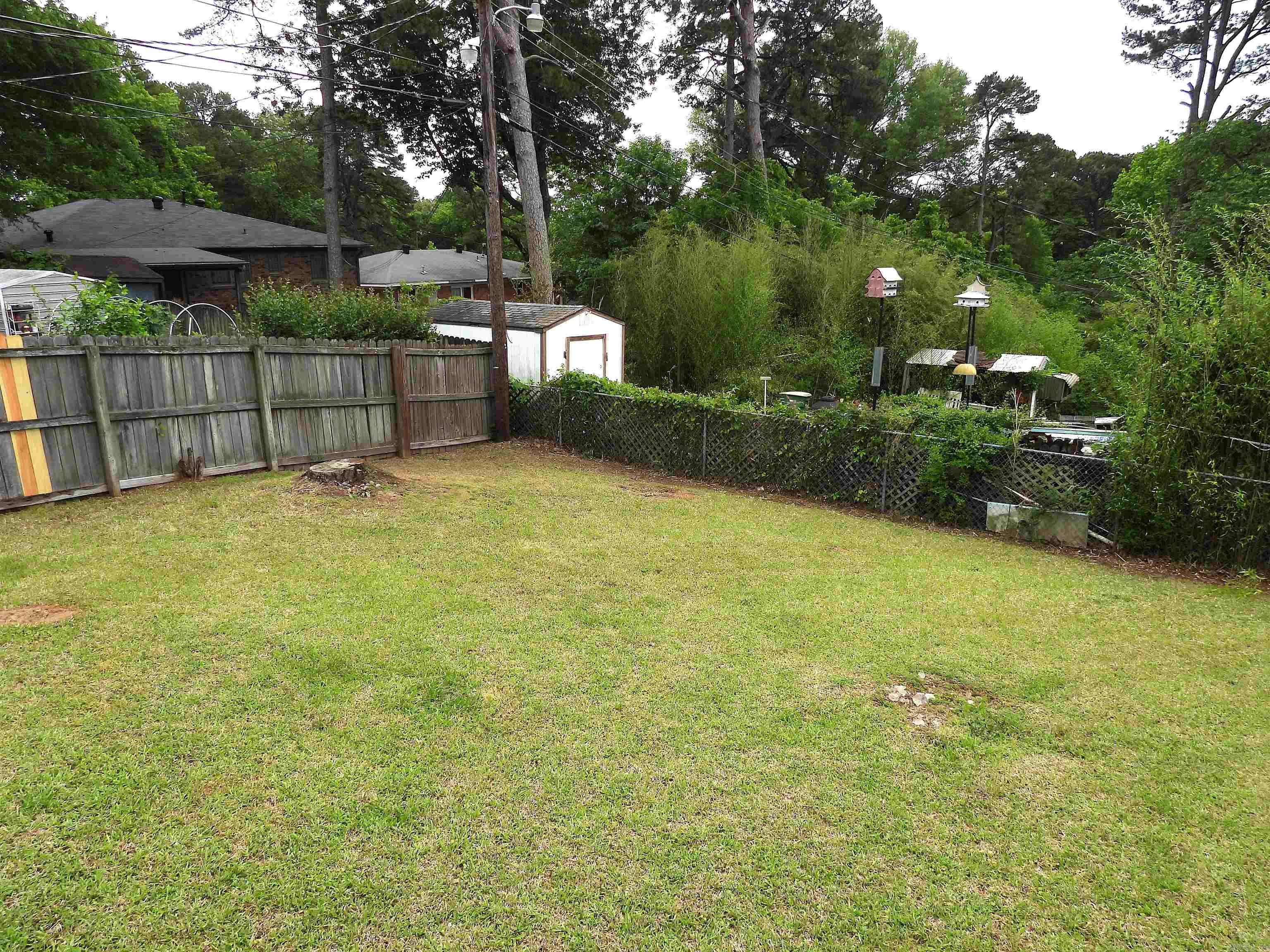 TWIN LAKES - Residential