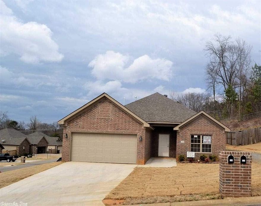 Quality NEW construction at am amazing price!  Granite and stainless appliances.  Custom Cabinets with many extras!  This home has a terrific floor plan.  Open kitchen and LR with a fireplace. 3 BR 2 BA. 2 car garage.  Nice corner lot in well established subdivision.  Covered back porch.   Easy access to highway for commuters and Benton Schools.   Please measure for SQ foot accuracy. 1 year builders warranty.  Priced below value!