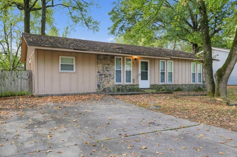 Photo of 806 Towering Oaks Drive, Jacksonville, AR 72076 (MLS # 26042462)