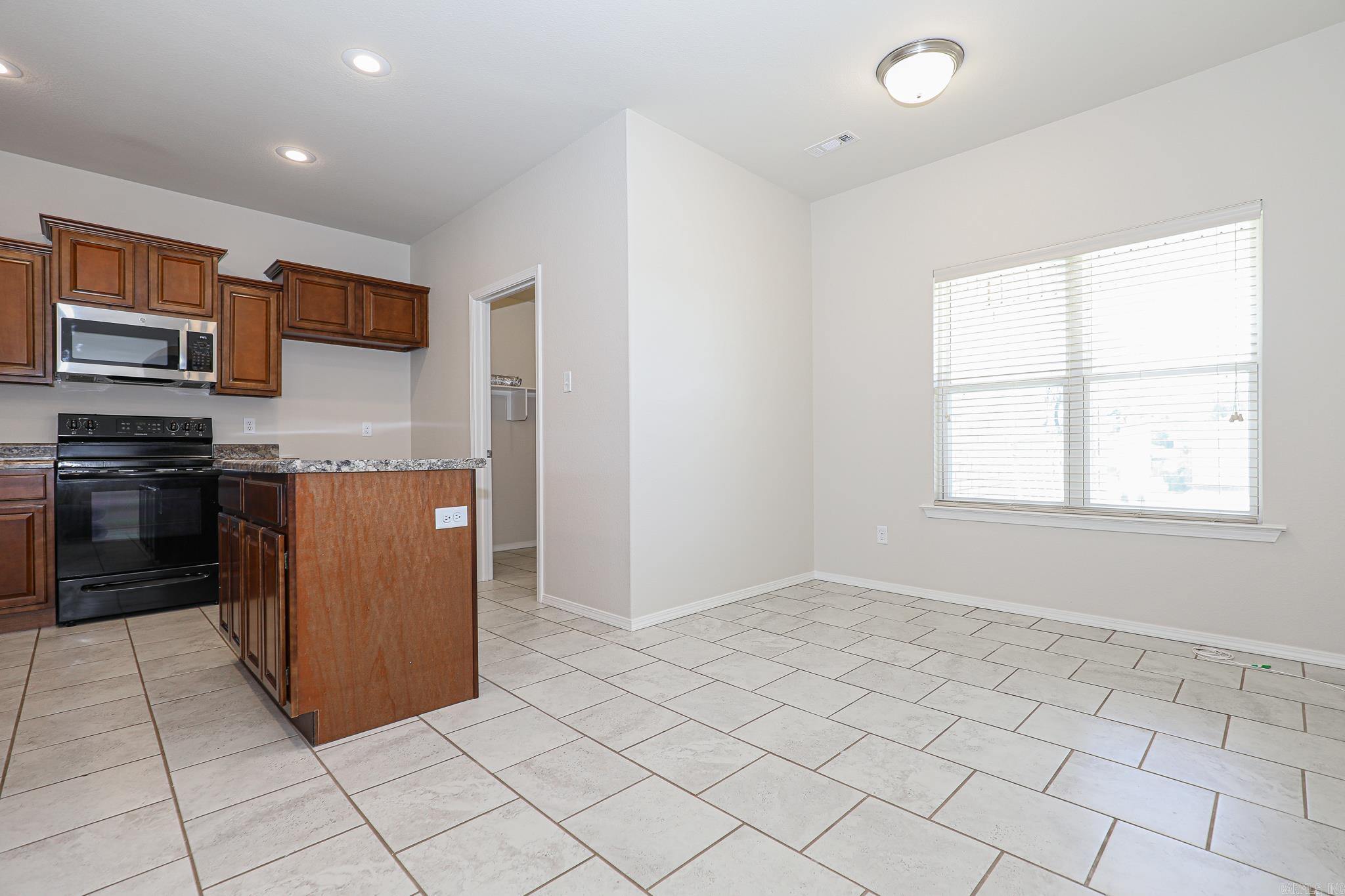 BENJAMIN GROVE - Residential