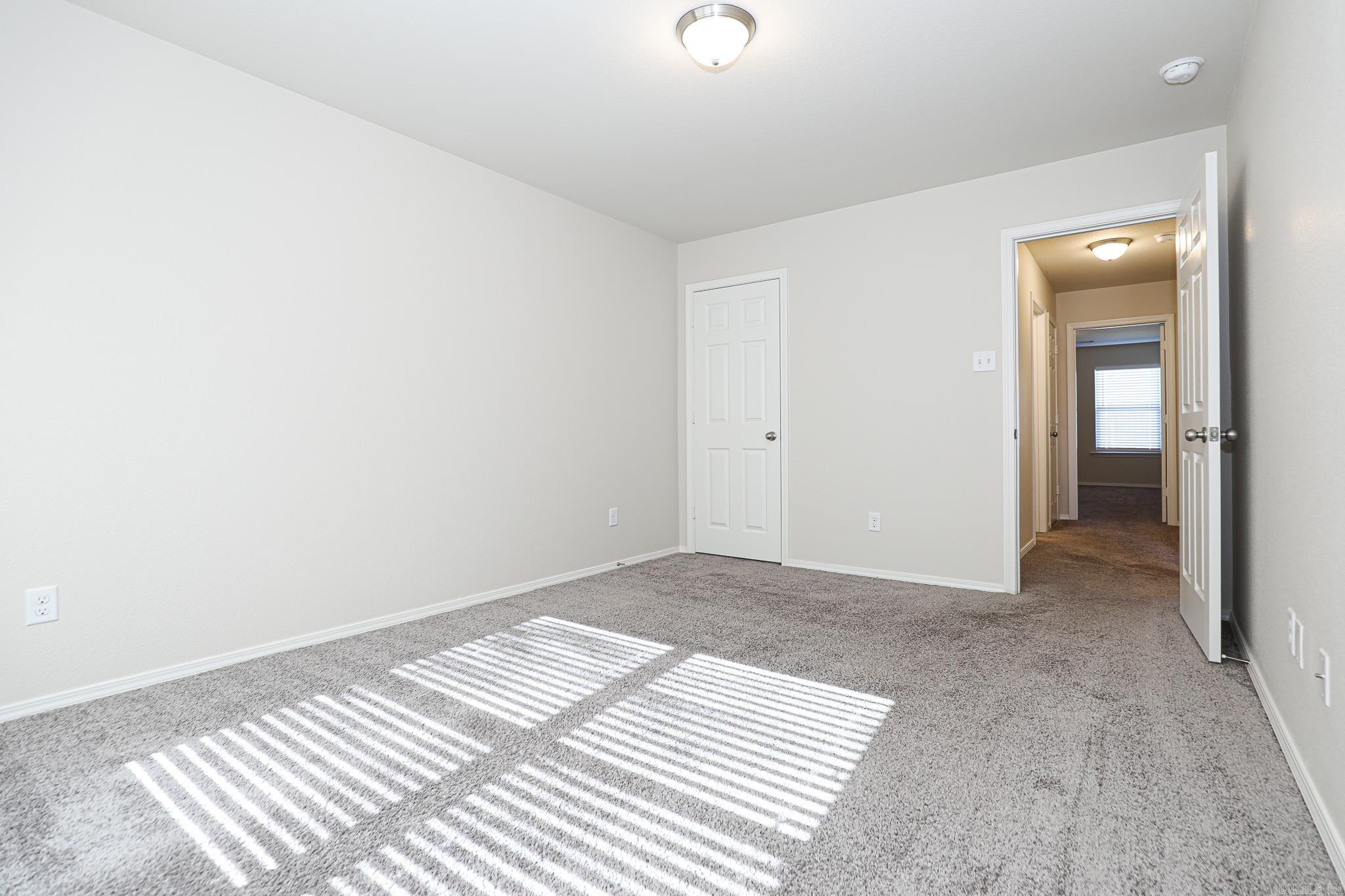 BENJAMIN GROVE - Residential