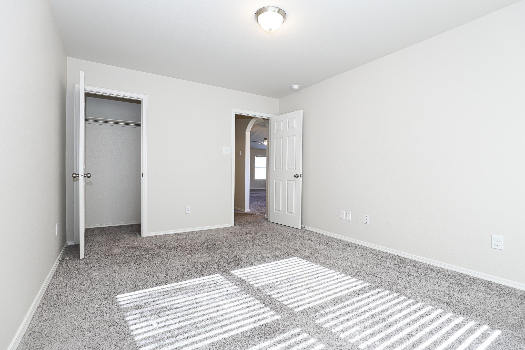 BENJAMIN GROVE - Residential