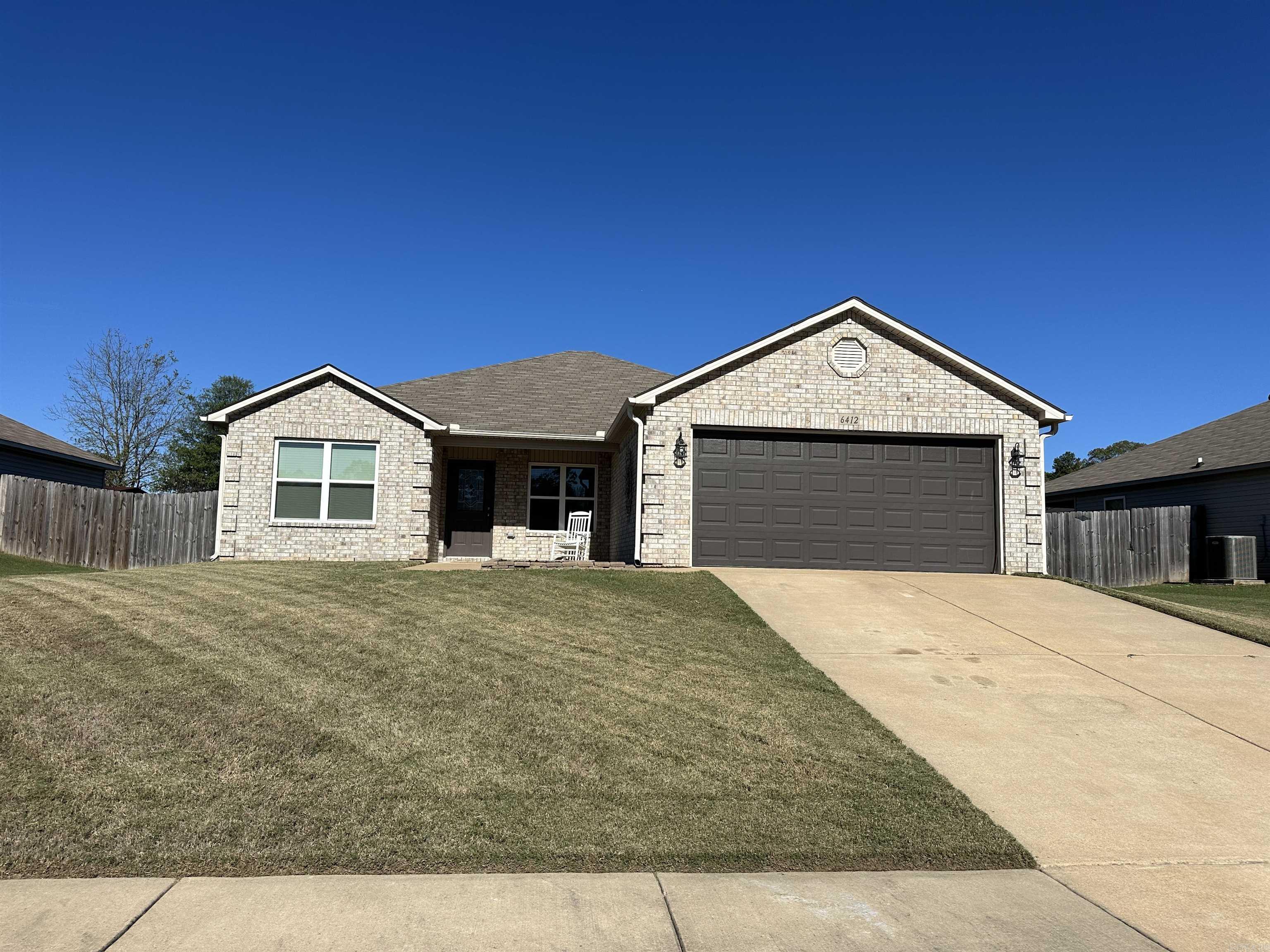 BENJAMIN GROVE - Residential