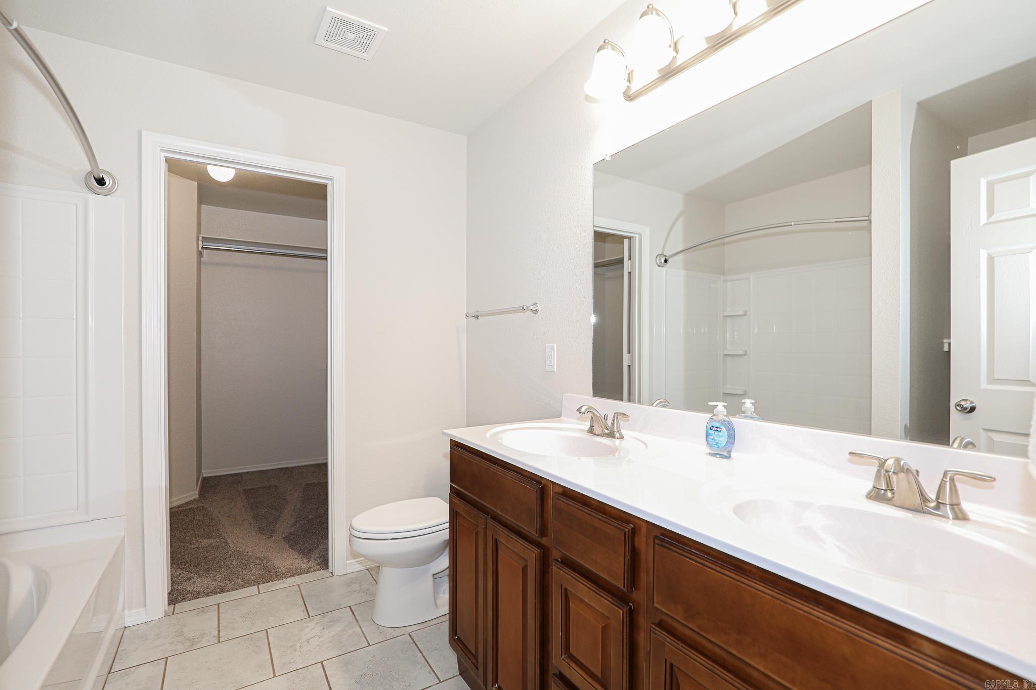 BENJAMIN GROVE - Residential