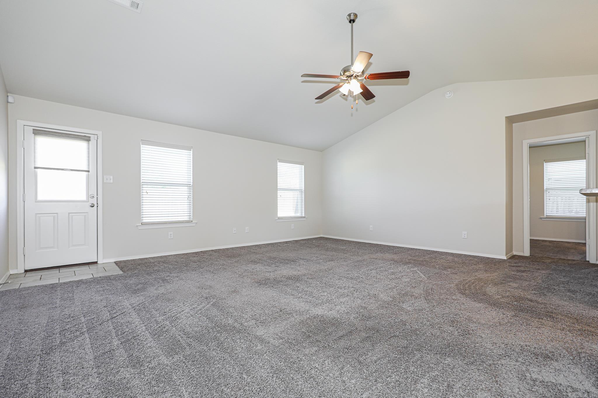 BENJAMIN GROVE - Residential