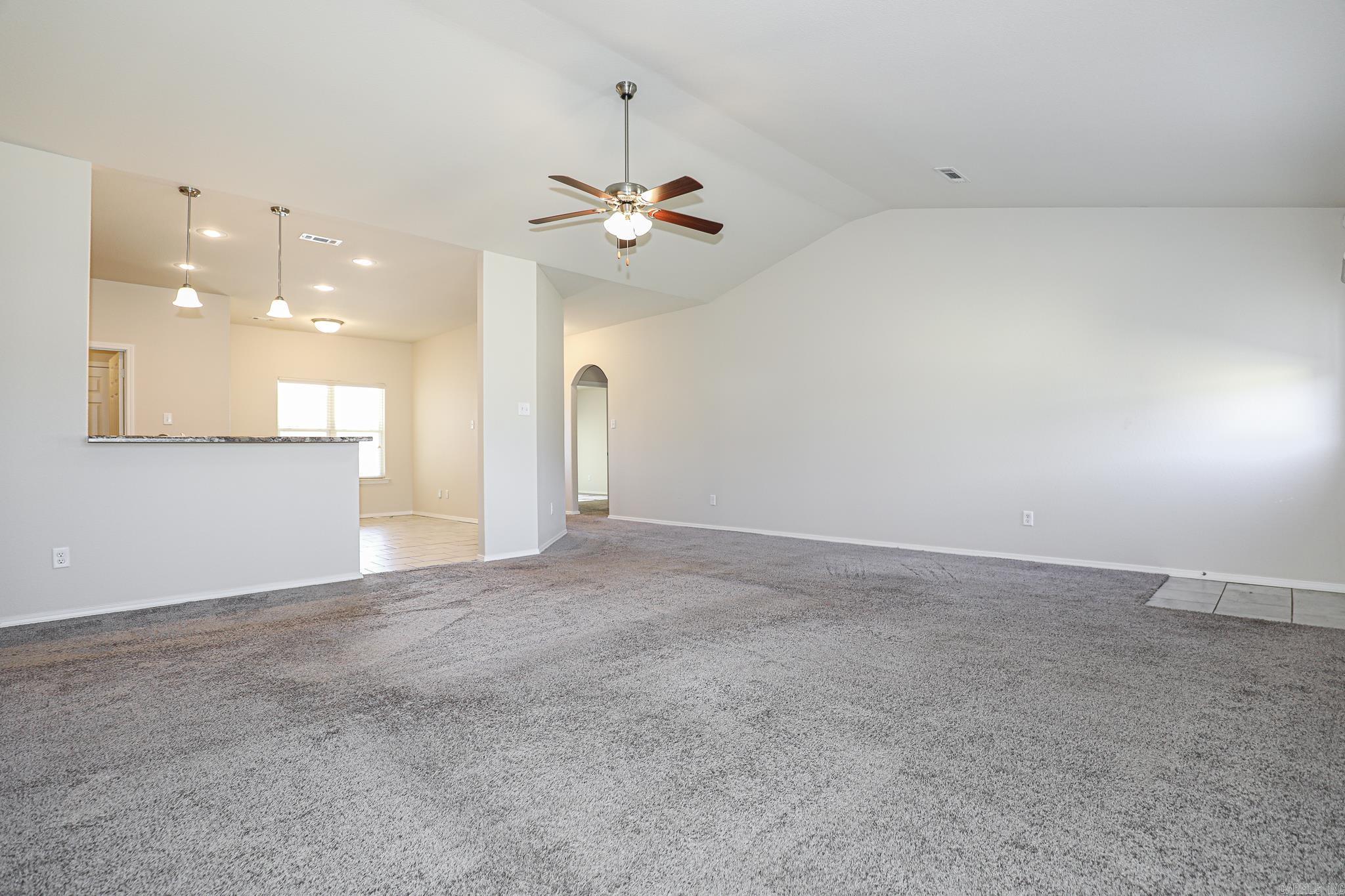 BENJAMIN GROVE - Residential