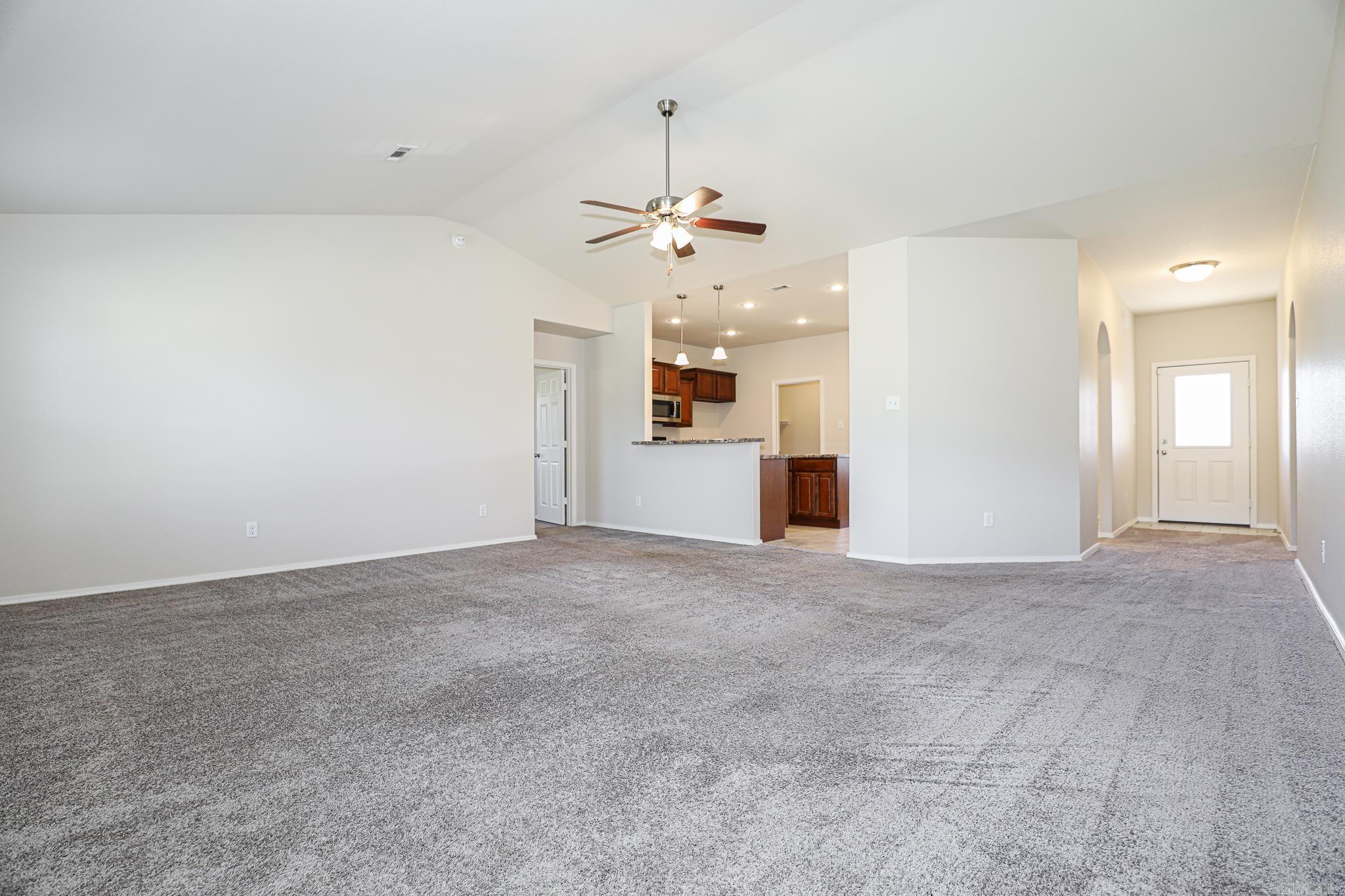 BENJAMIN GROVE - Residential