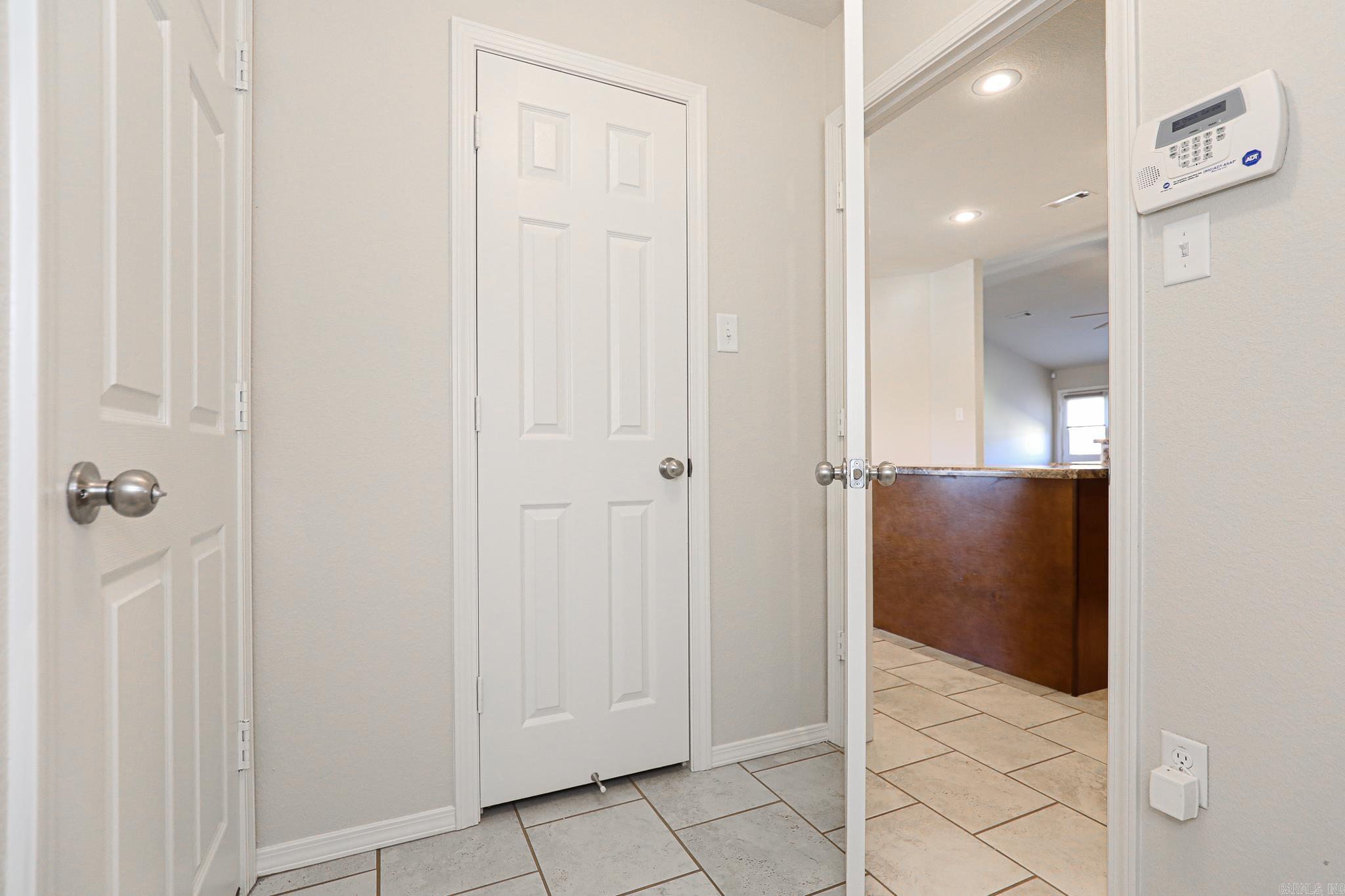 BENJAMIN GROVE - Residential