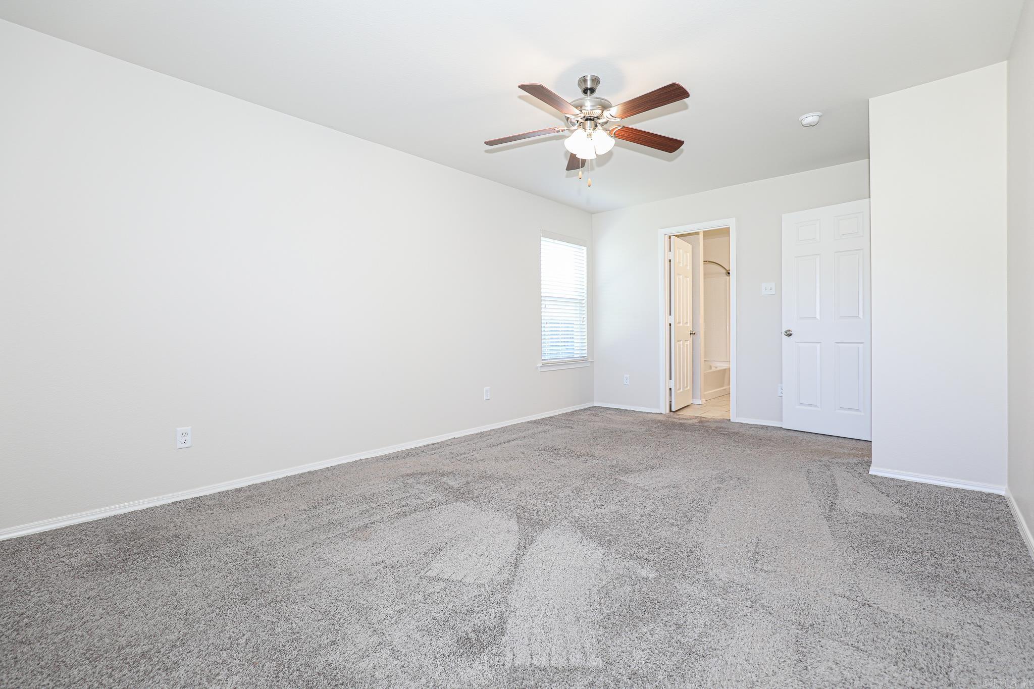 BENJAMIN GROVE - Residential