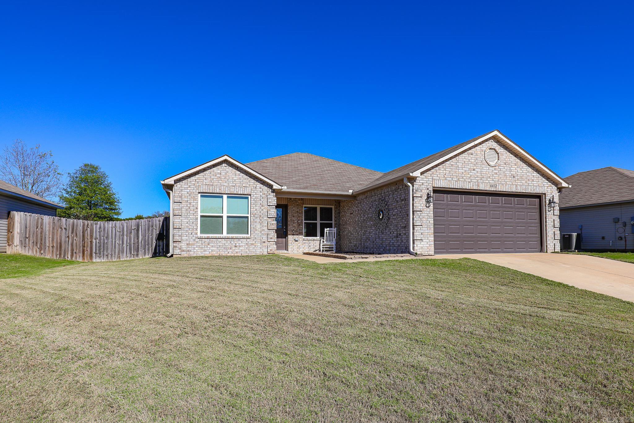 BENJAMIN GROVE - Residential