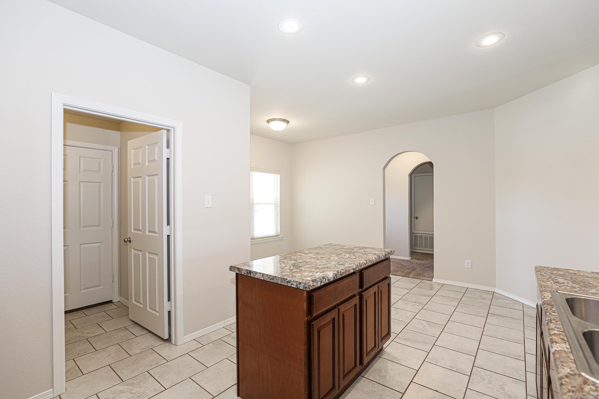 BENJAMIN GROVE - Residential