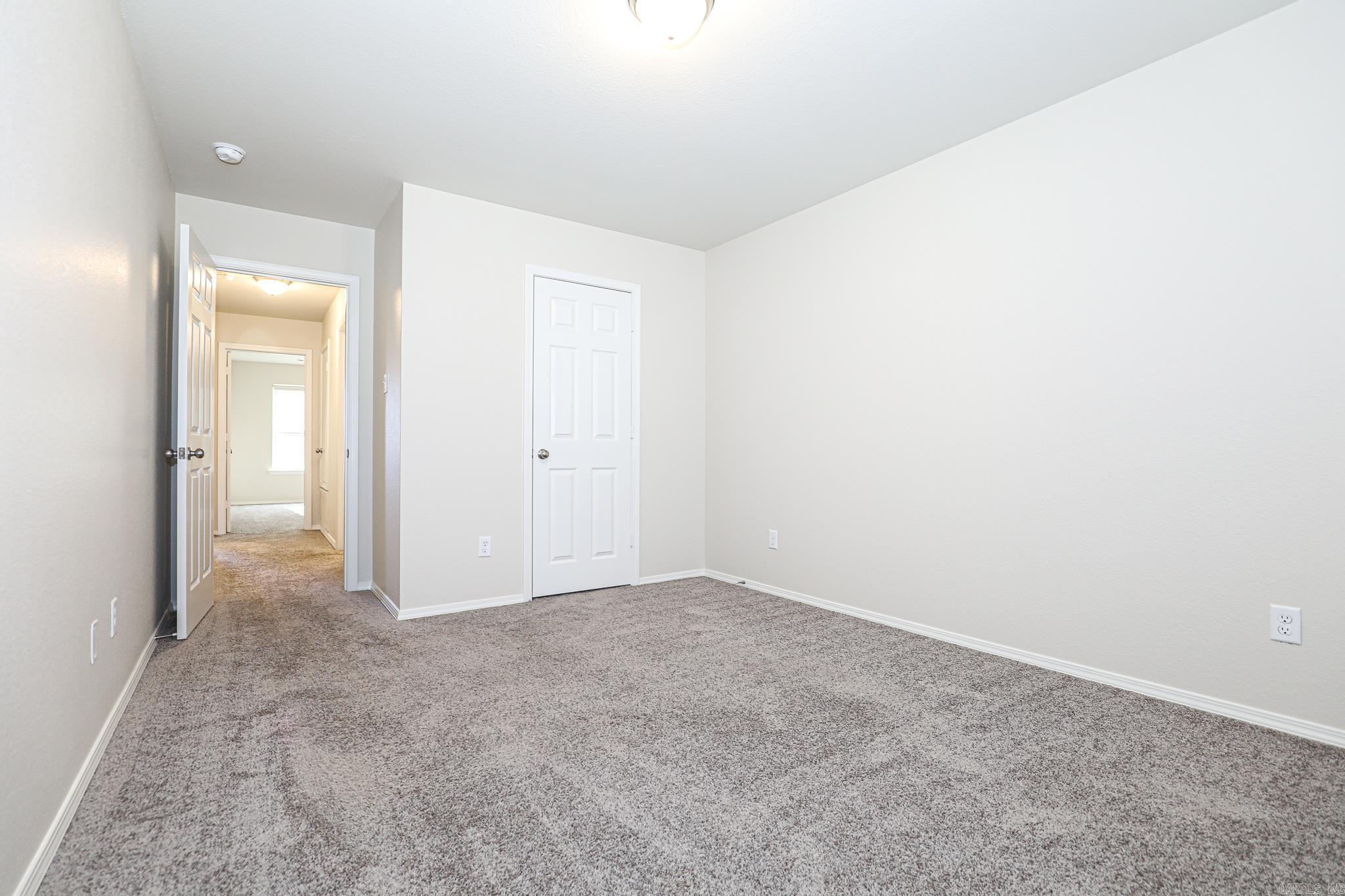 BENJAMIN GROVE - Residential