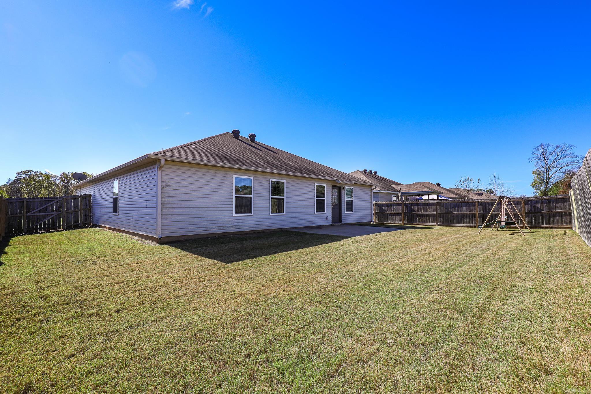 BENJAMIN GROVE - Residential