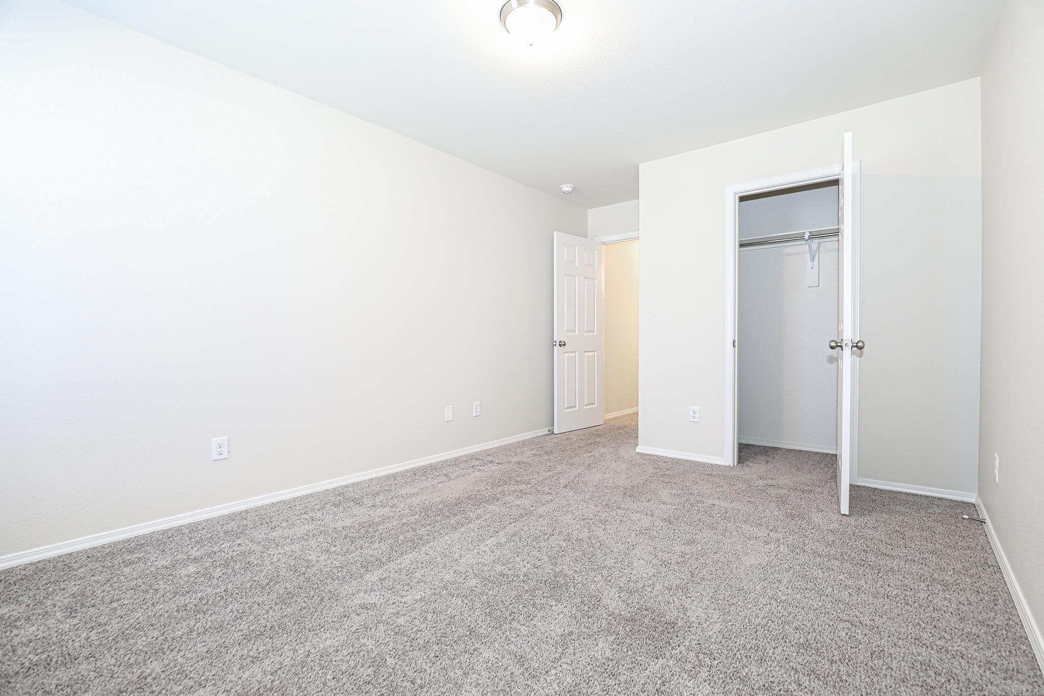 BENJAMIN GROVE - Residential