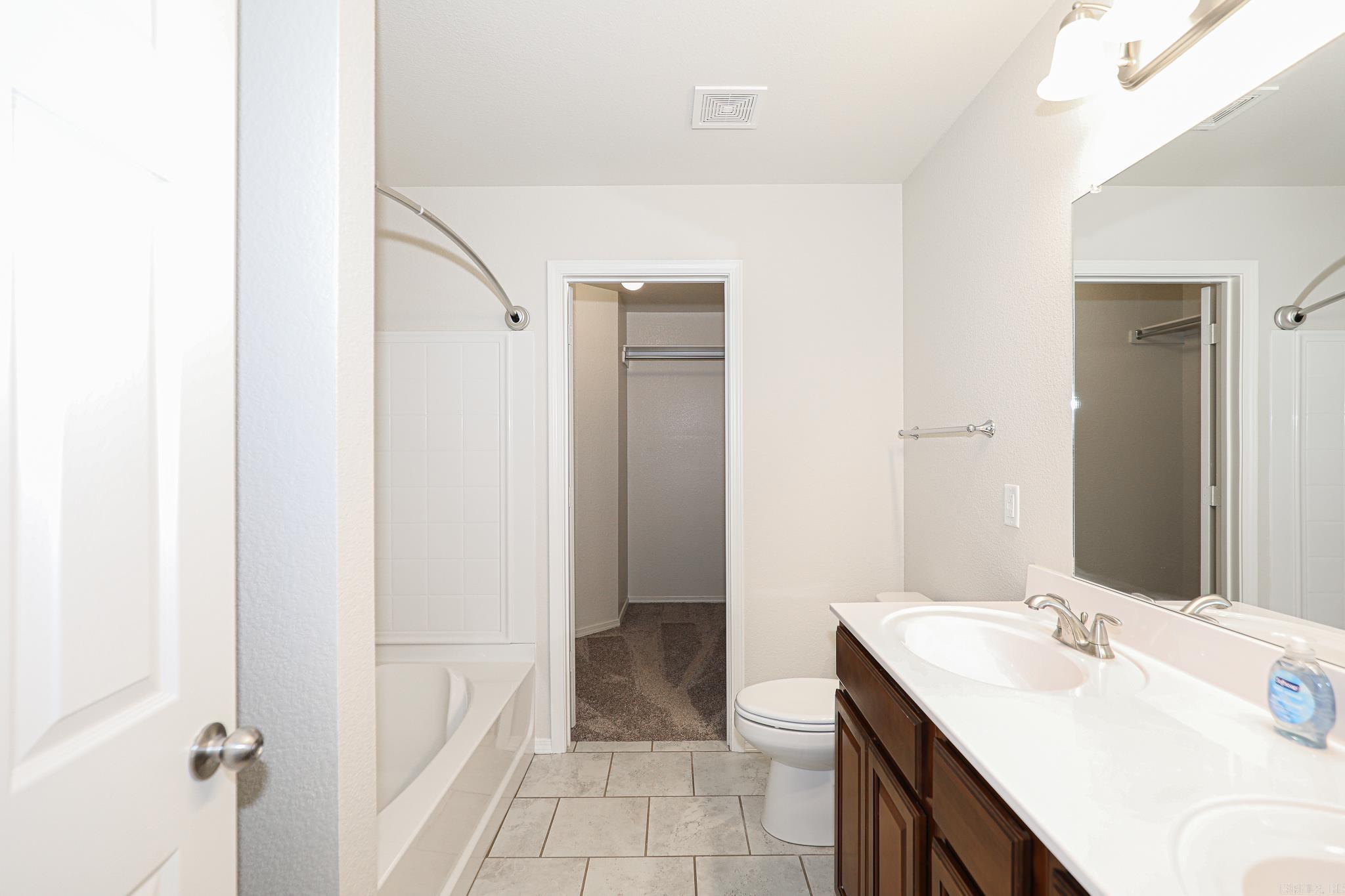 BENJAMIN GROVE - Residential