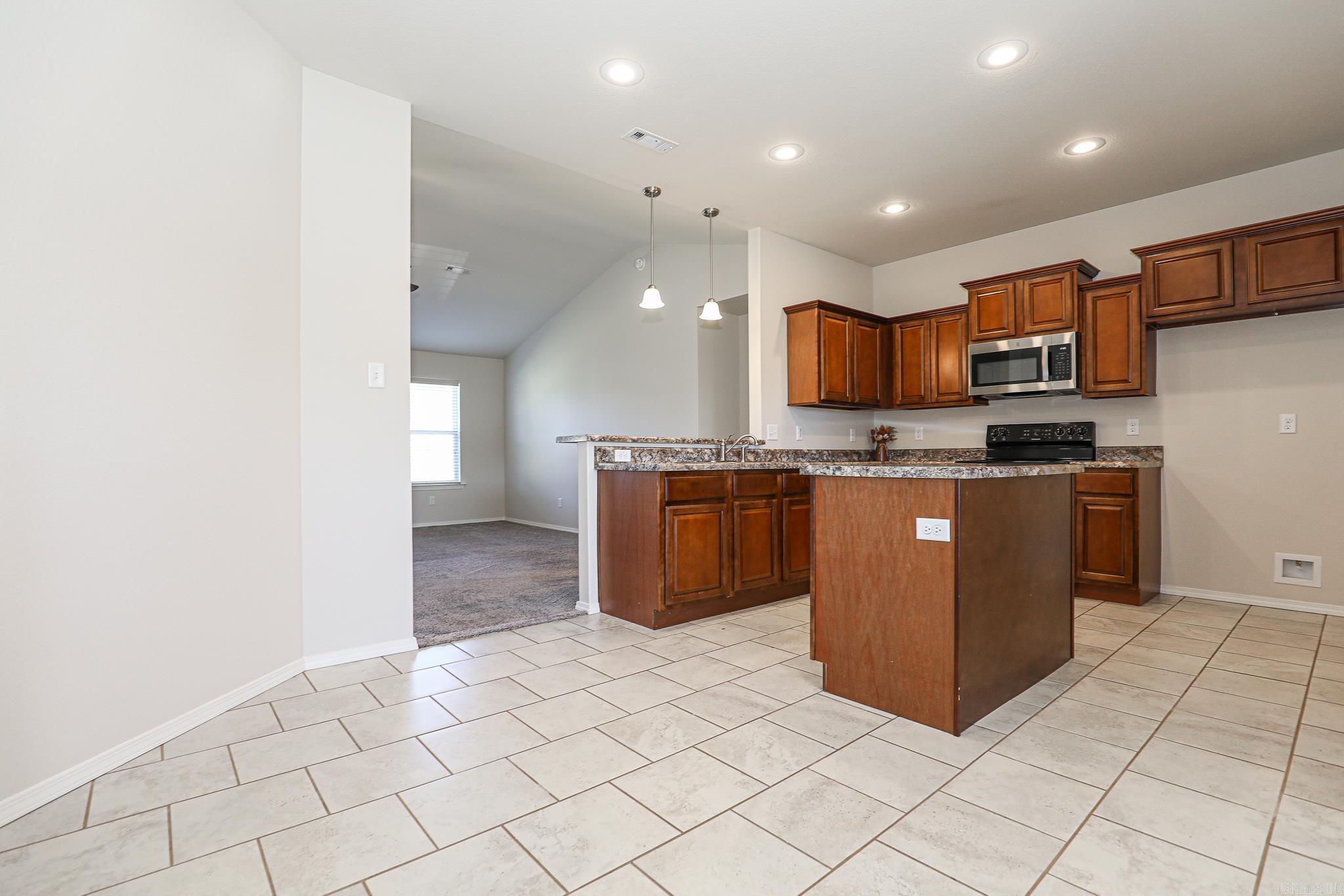 BENJAMIN GROVE - Residential