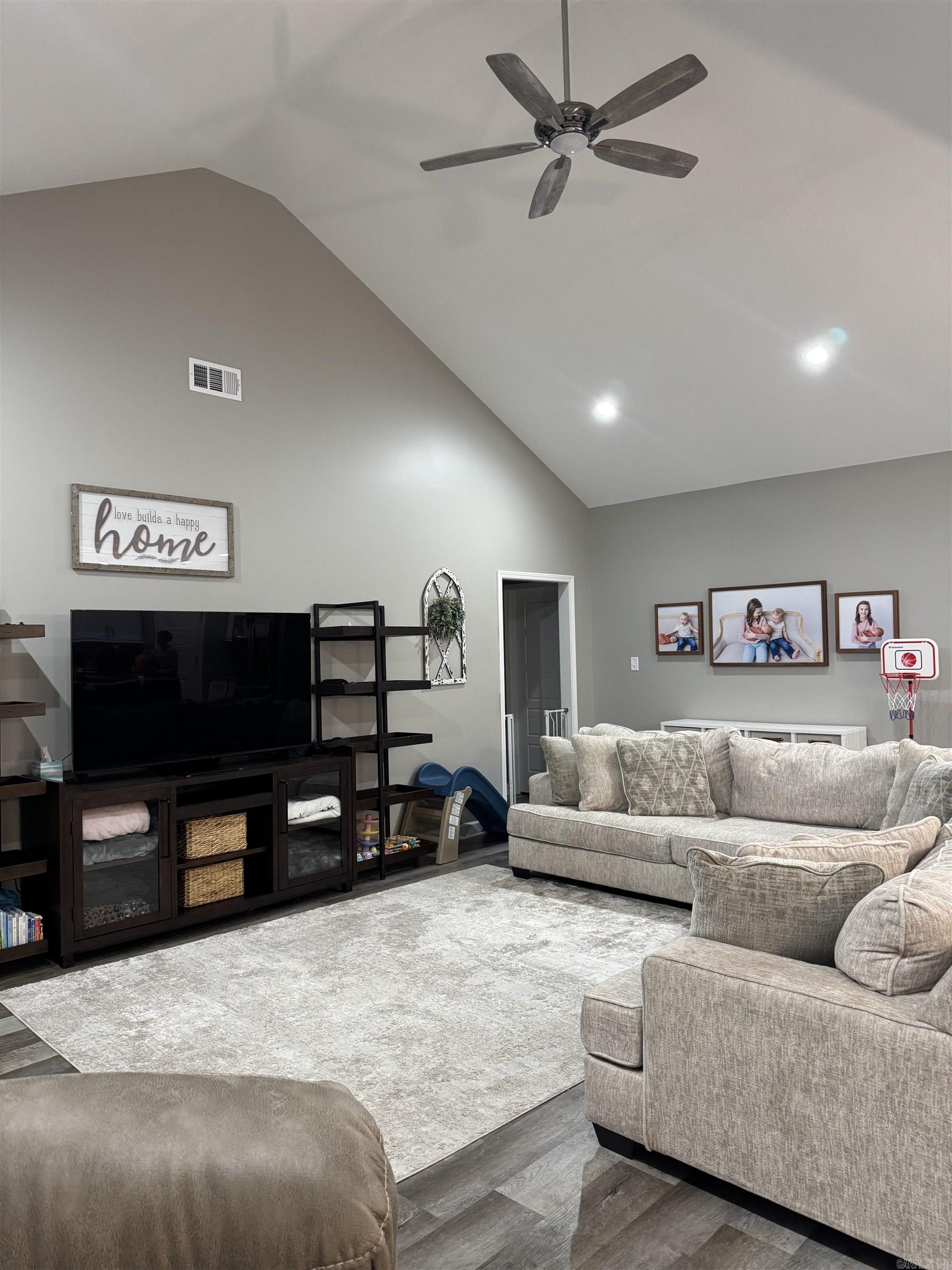 REGISTER ESTATES - Residential