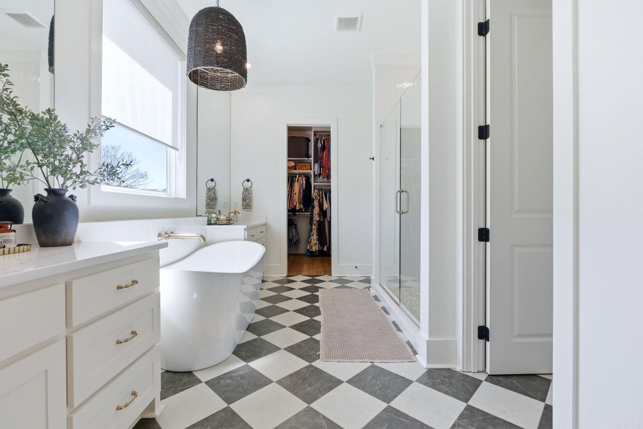 MIDTOWN BRYANT - Residential