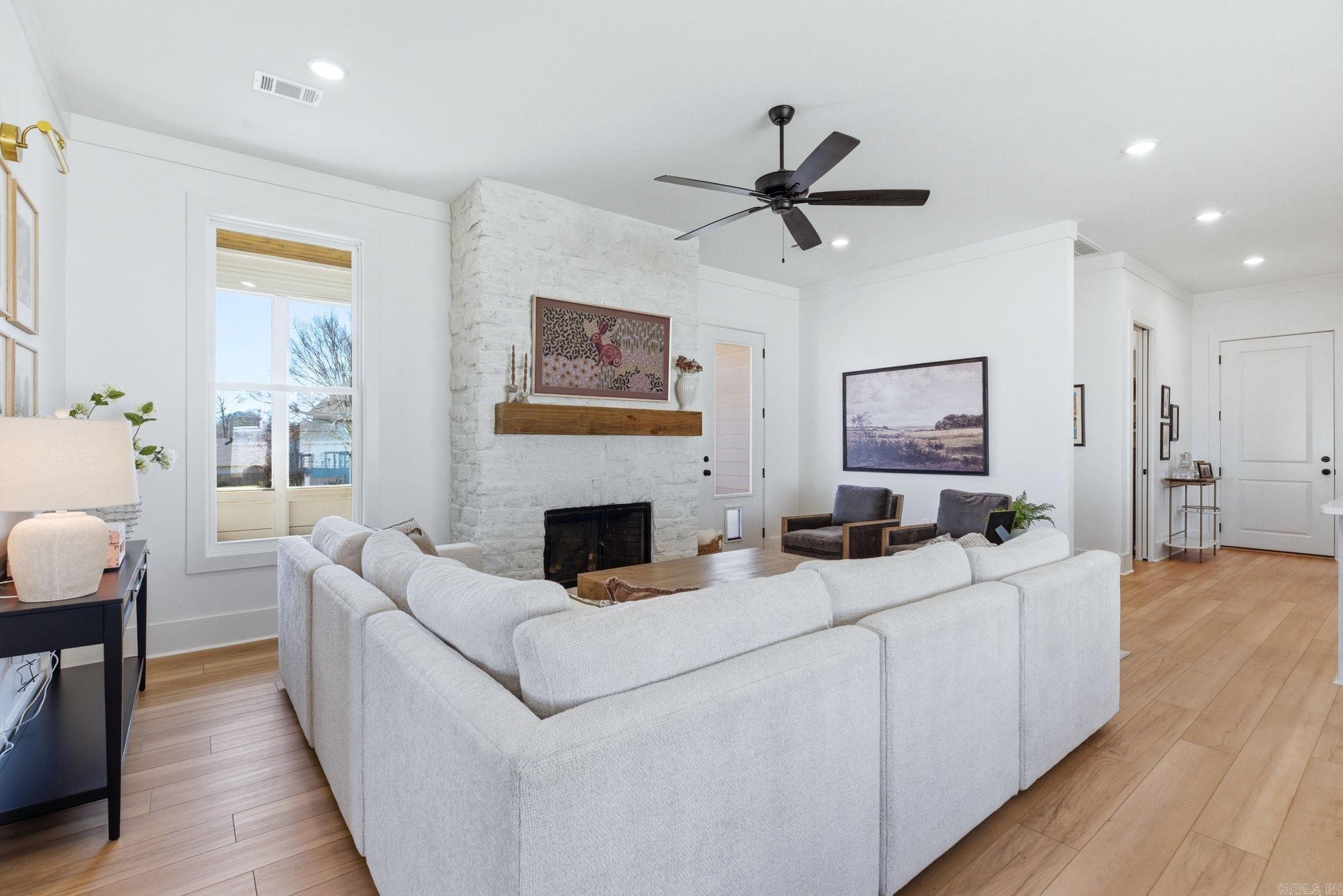 MIDTOWN BRYANT - Residential