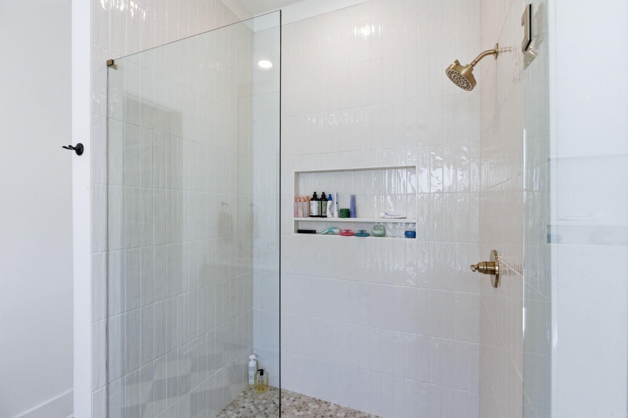 MIDTOWN BRYANT - Residential