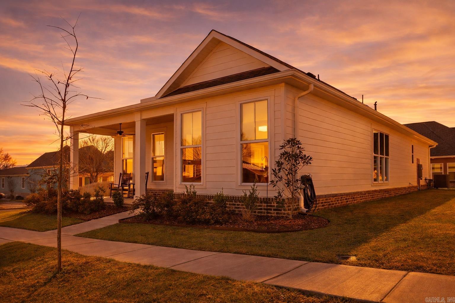 MIDTOWN BRYANT - Residential