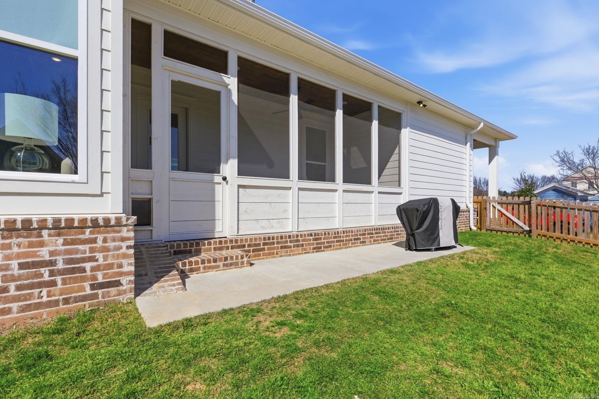 MIDTOWN BRYANT - Residential