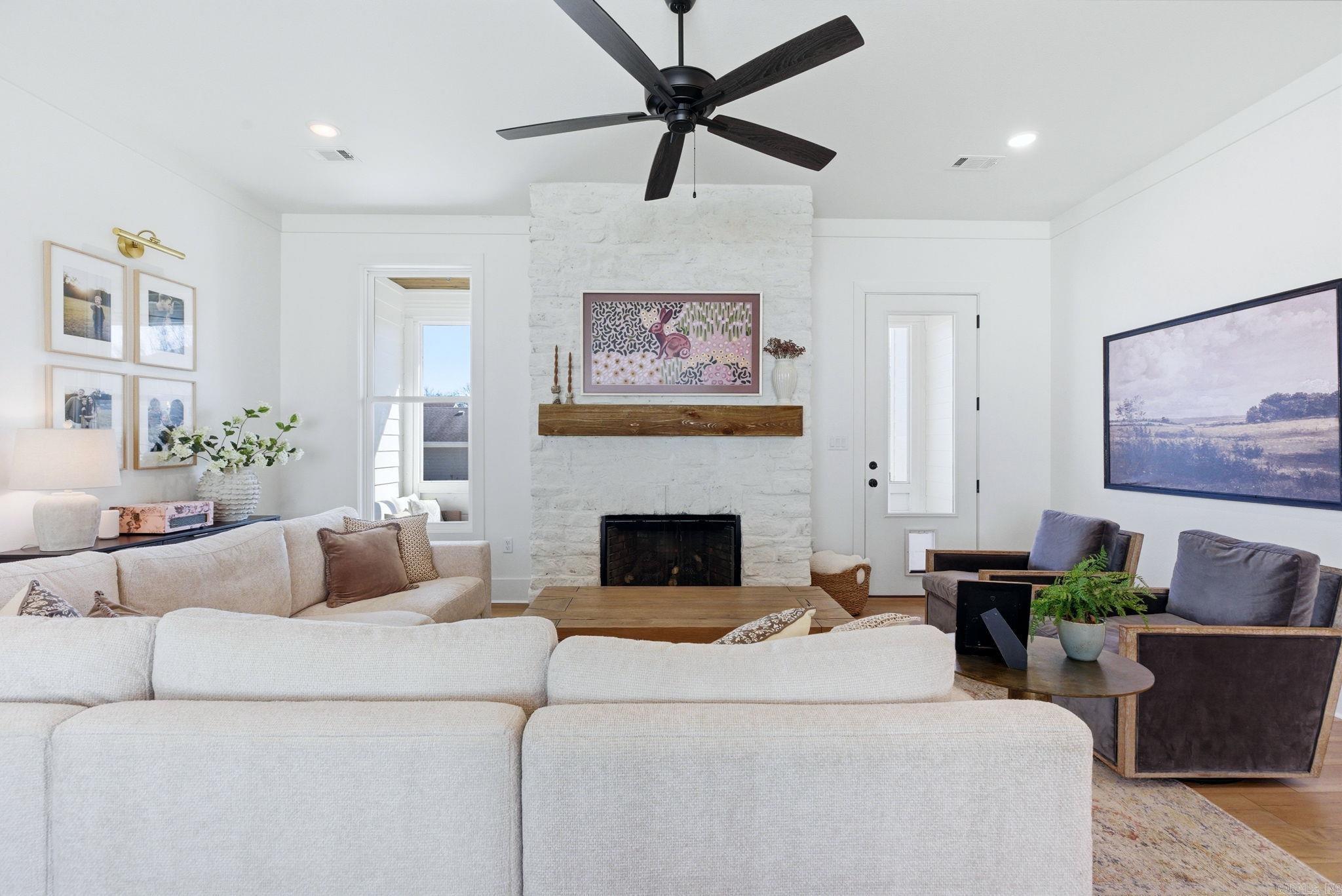 MIDTOWN BRYANT - Residential