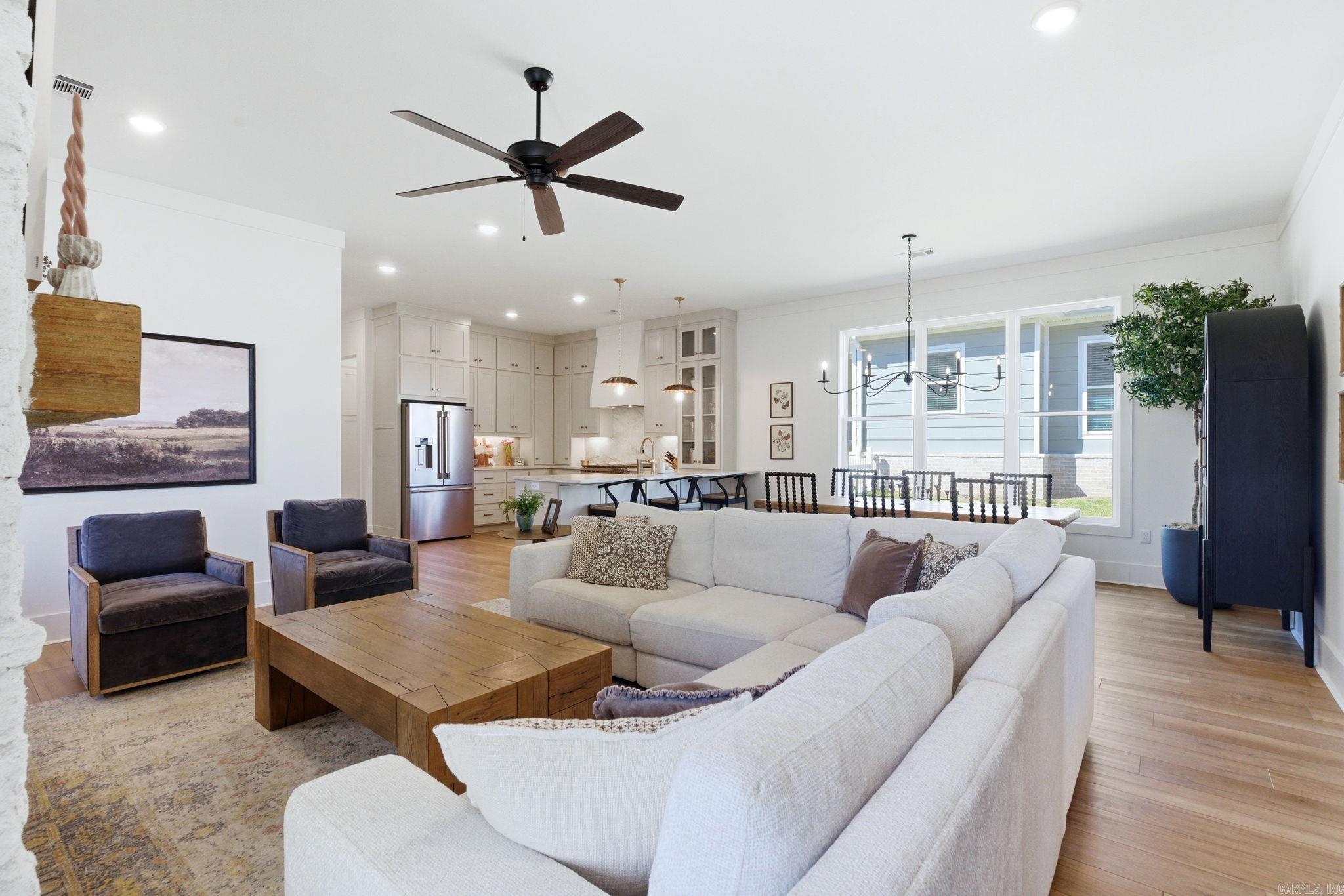 MIDTOWN BRYANT - Residential