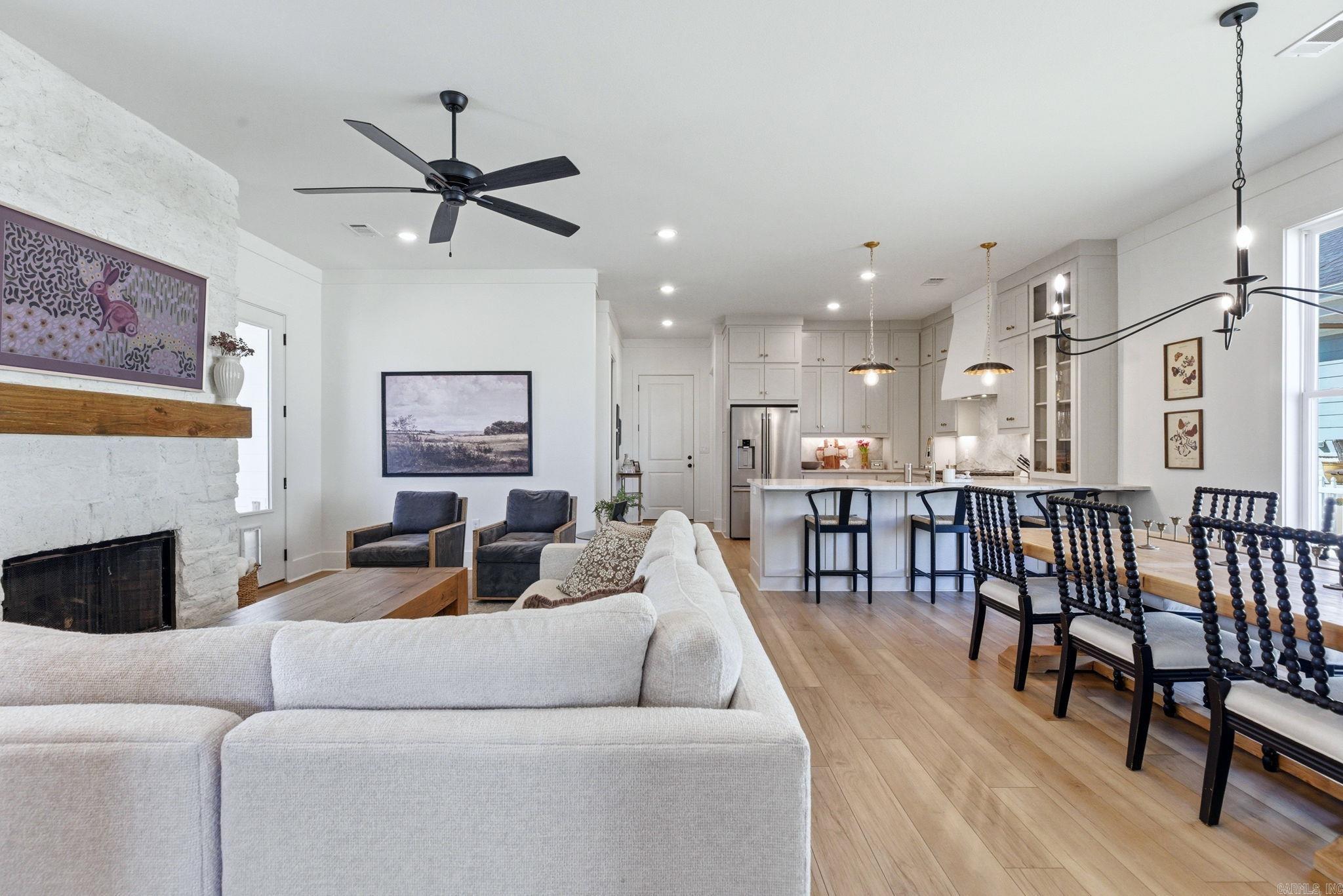 MIDTOWN BRYANT - Residential