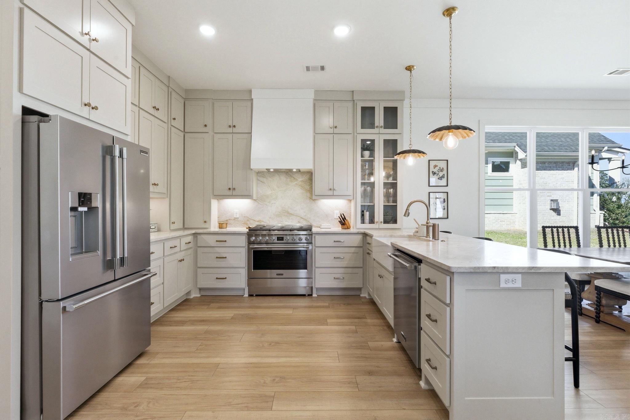 MIDTOWN BRYANT - Residential