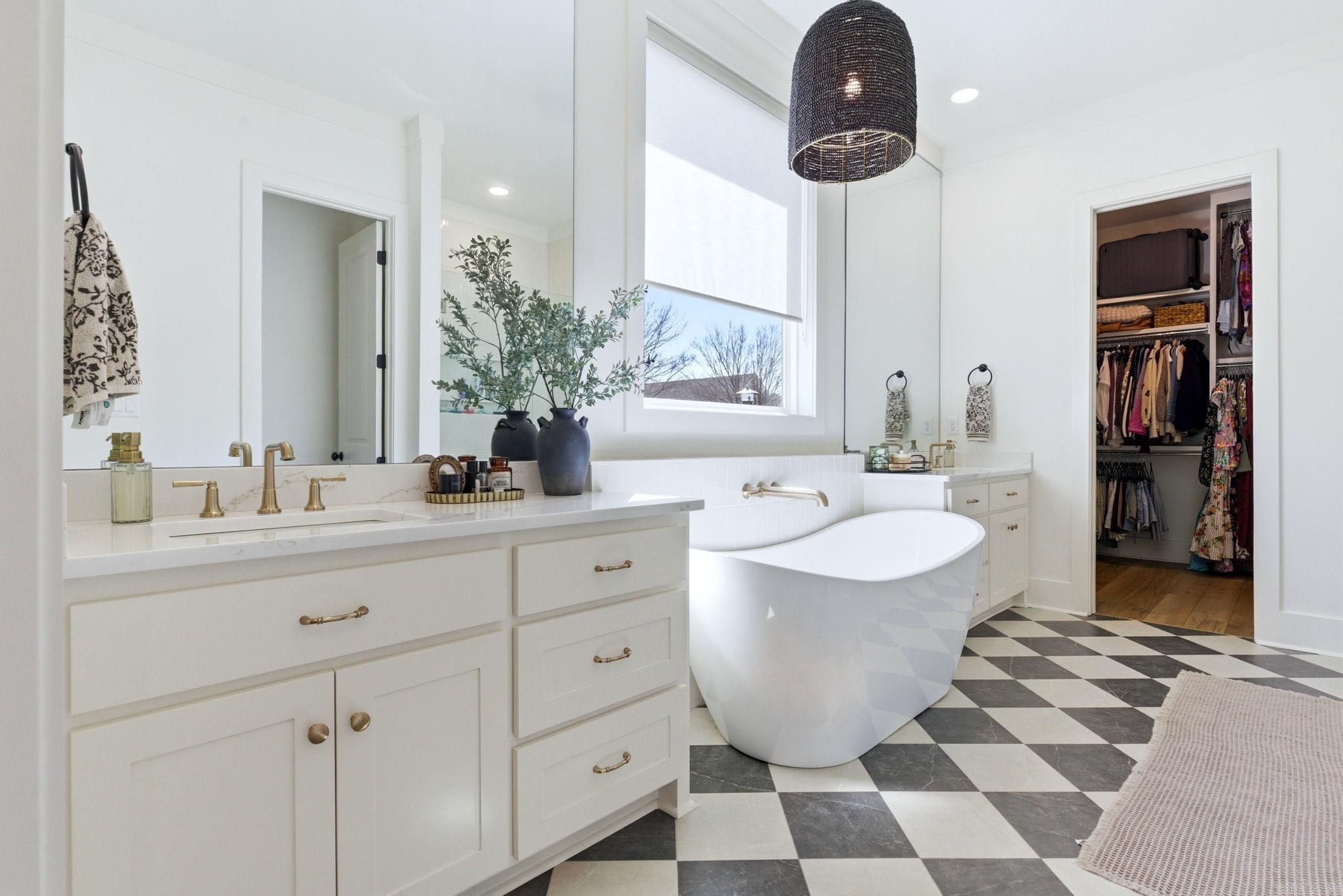 MIDTOWN BRYANT - Residential