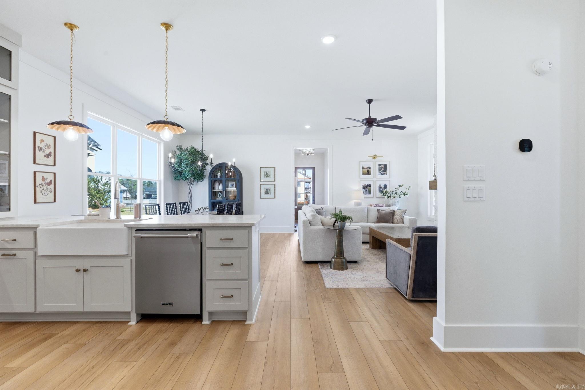 MIDTOWN BRYANT - Residential