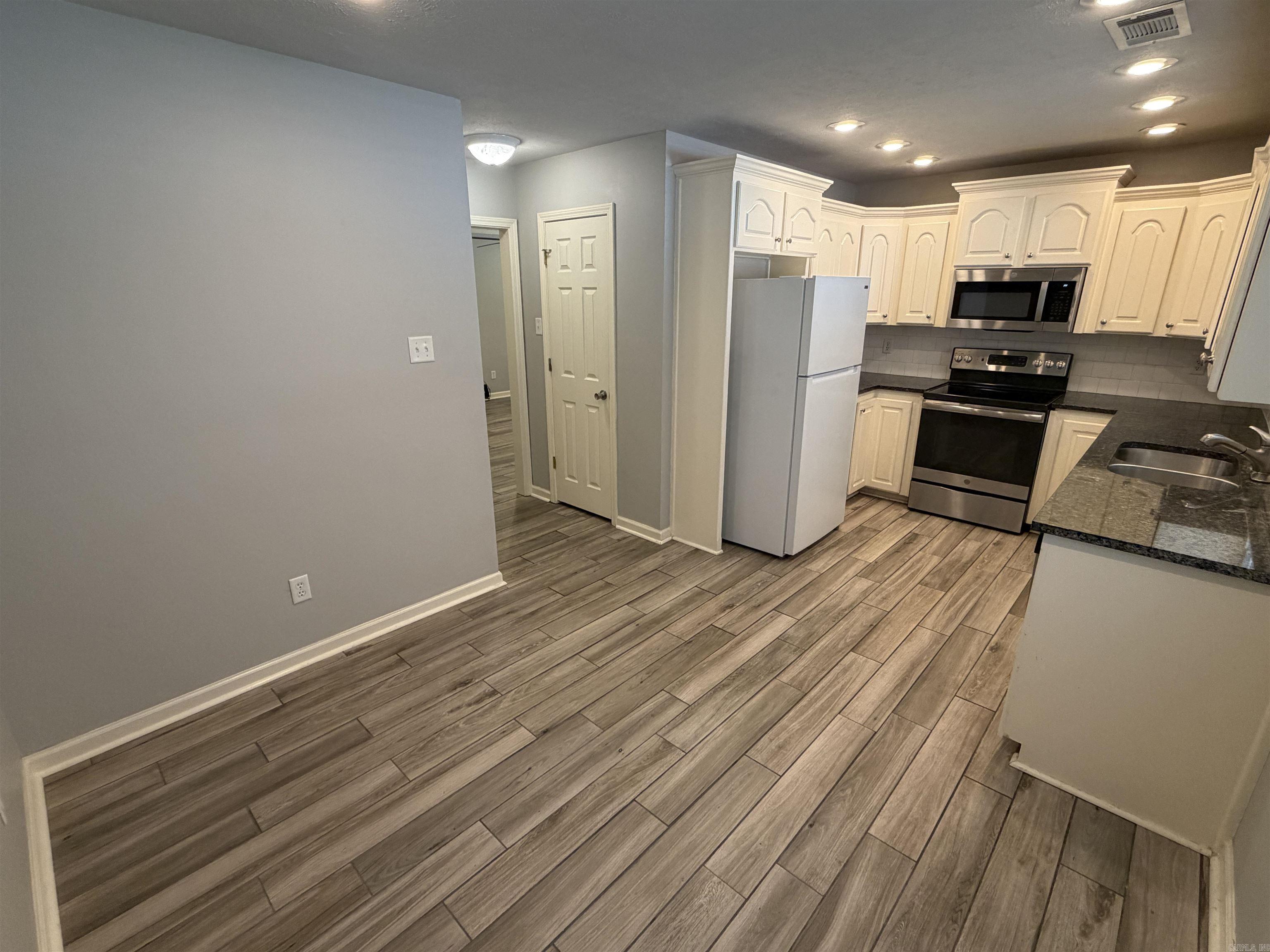 Weatherwood - Residential Lease