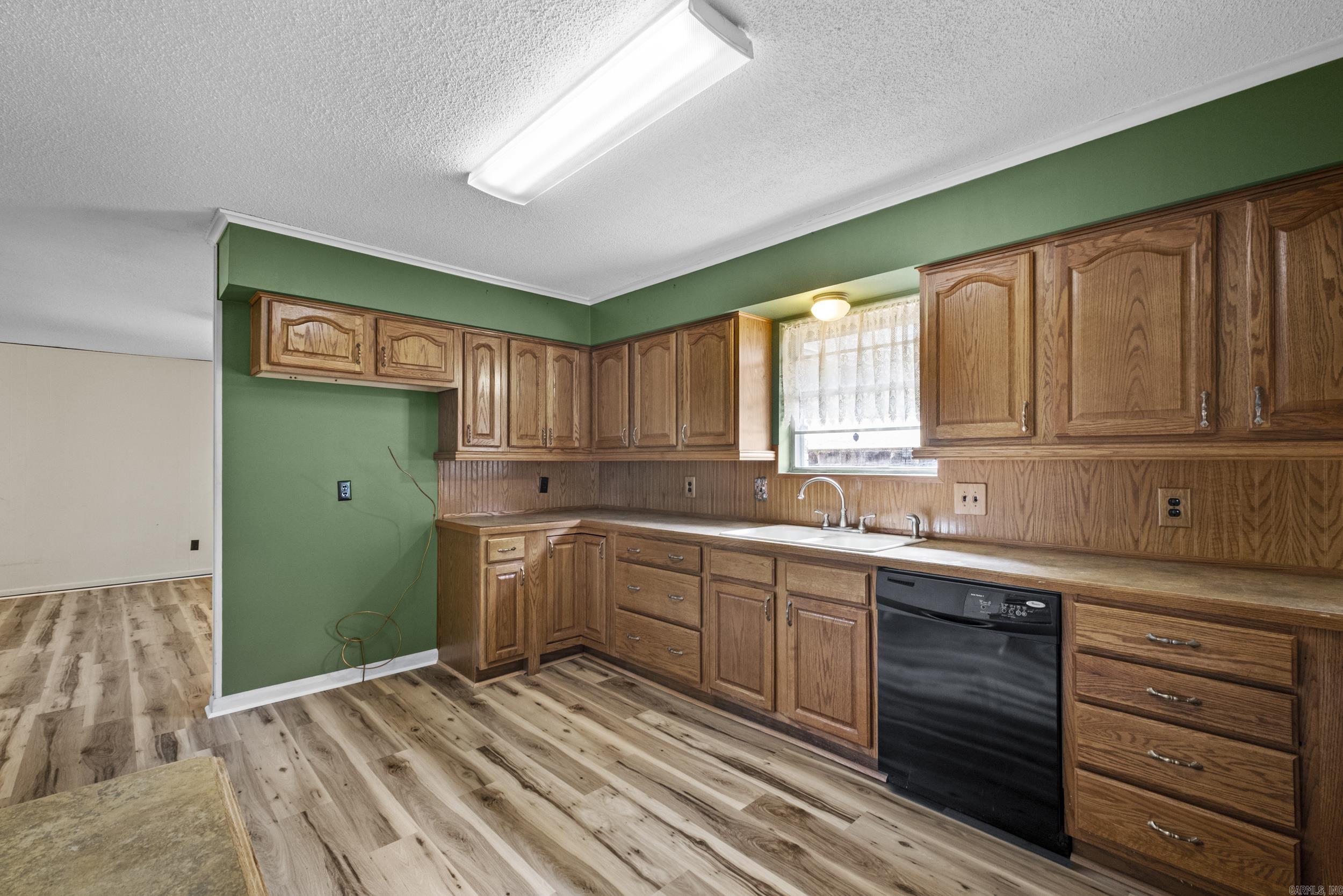 OAKWOOD MANOR - Residential