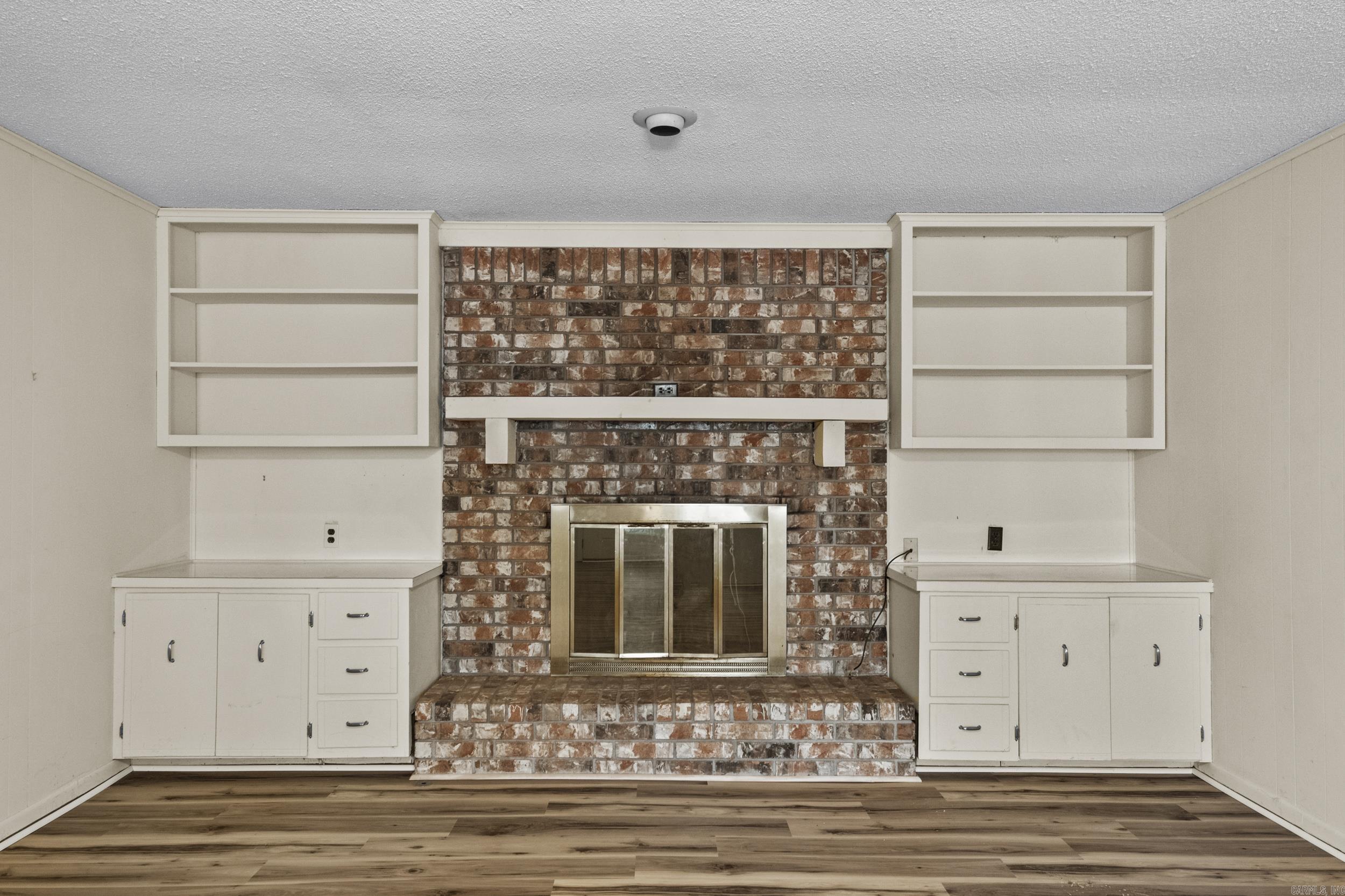 OAKWOOD MANOR - Residential