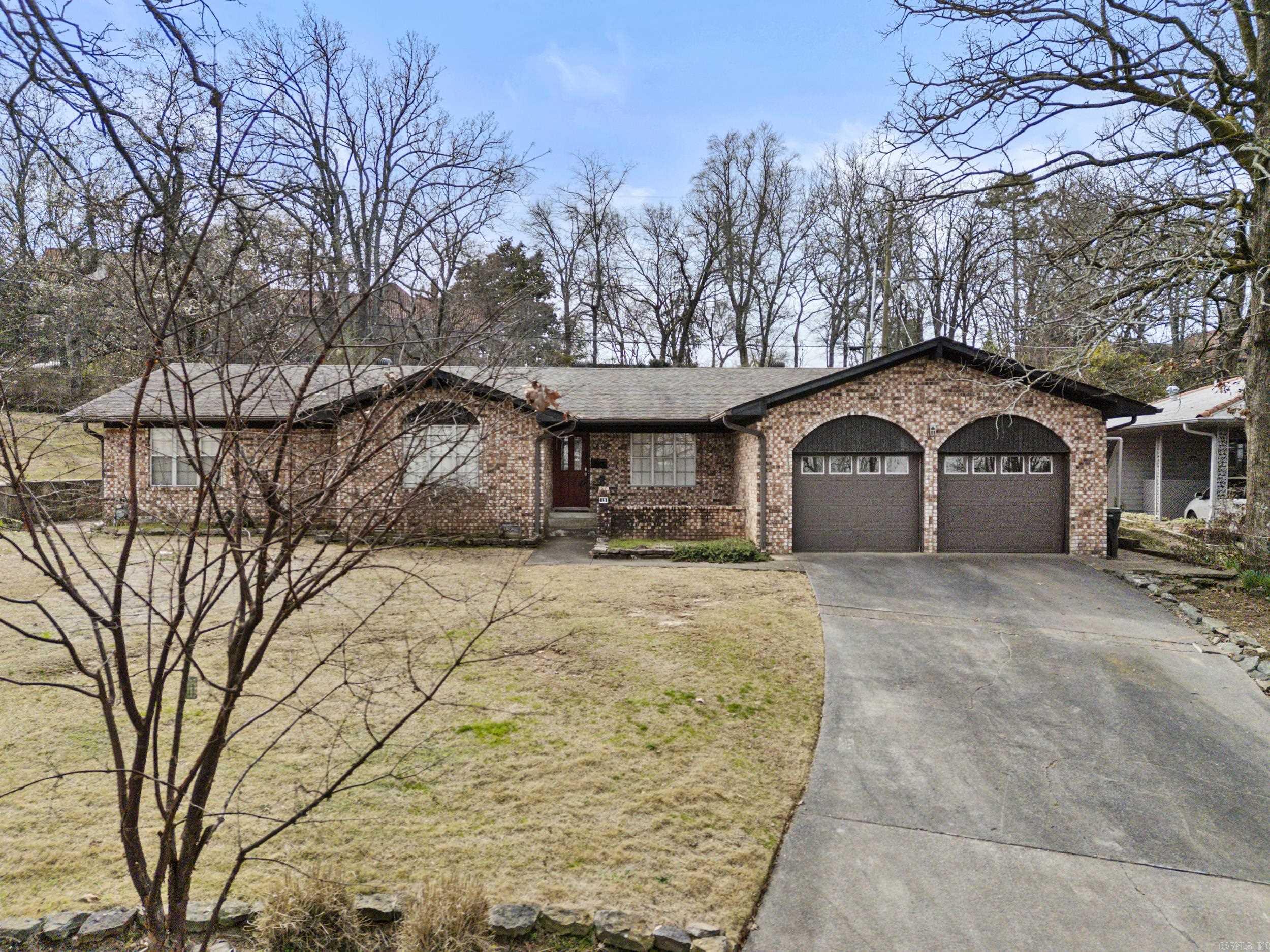 OAKWOOD MANOR - Residential