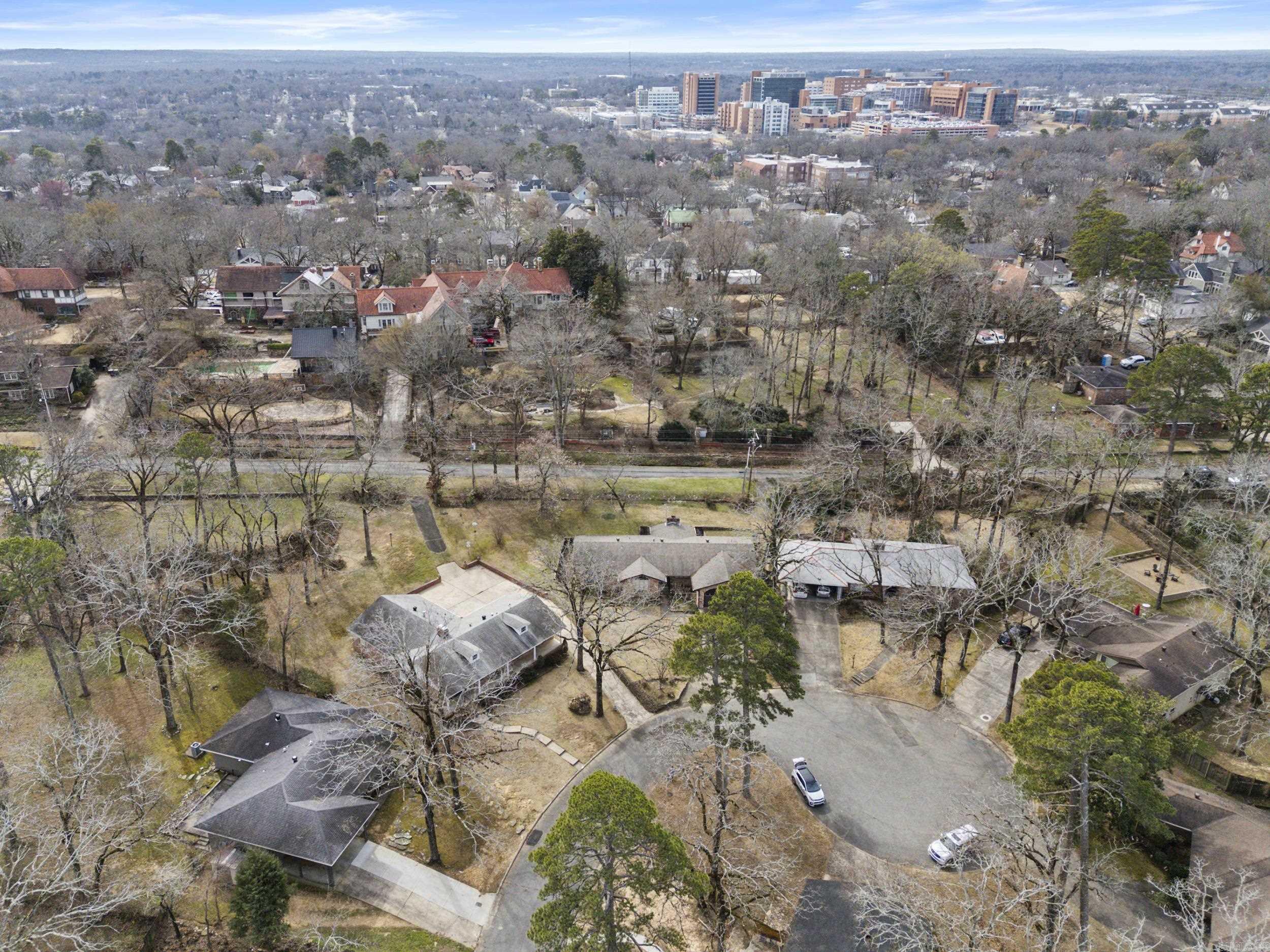 OAKWOOD MANOR - Residential