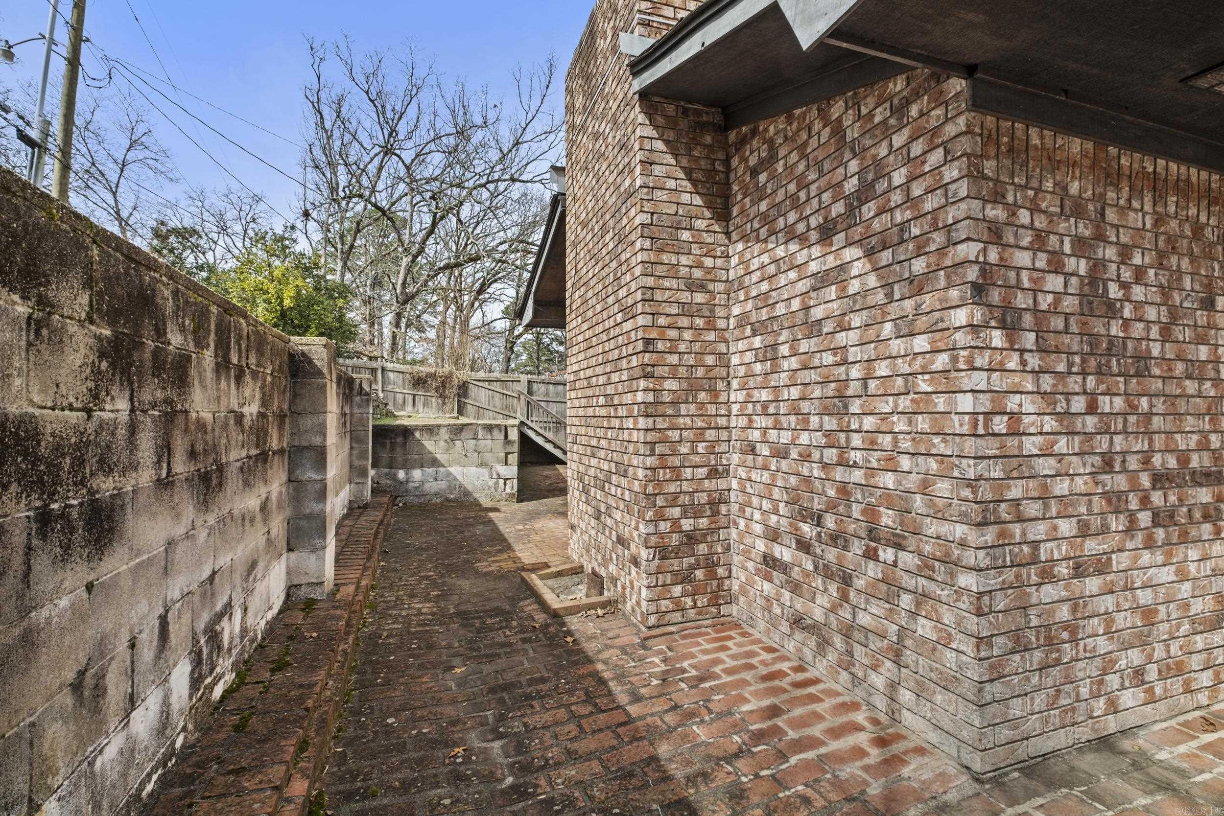 OAKWOOD MANOR - Residential