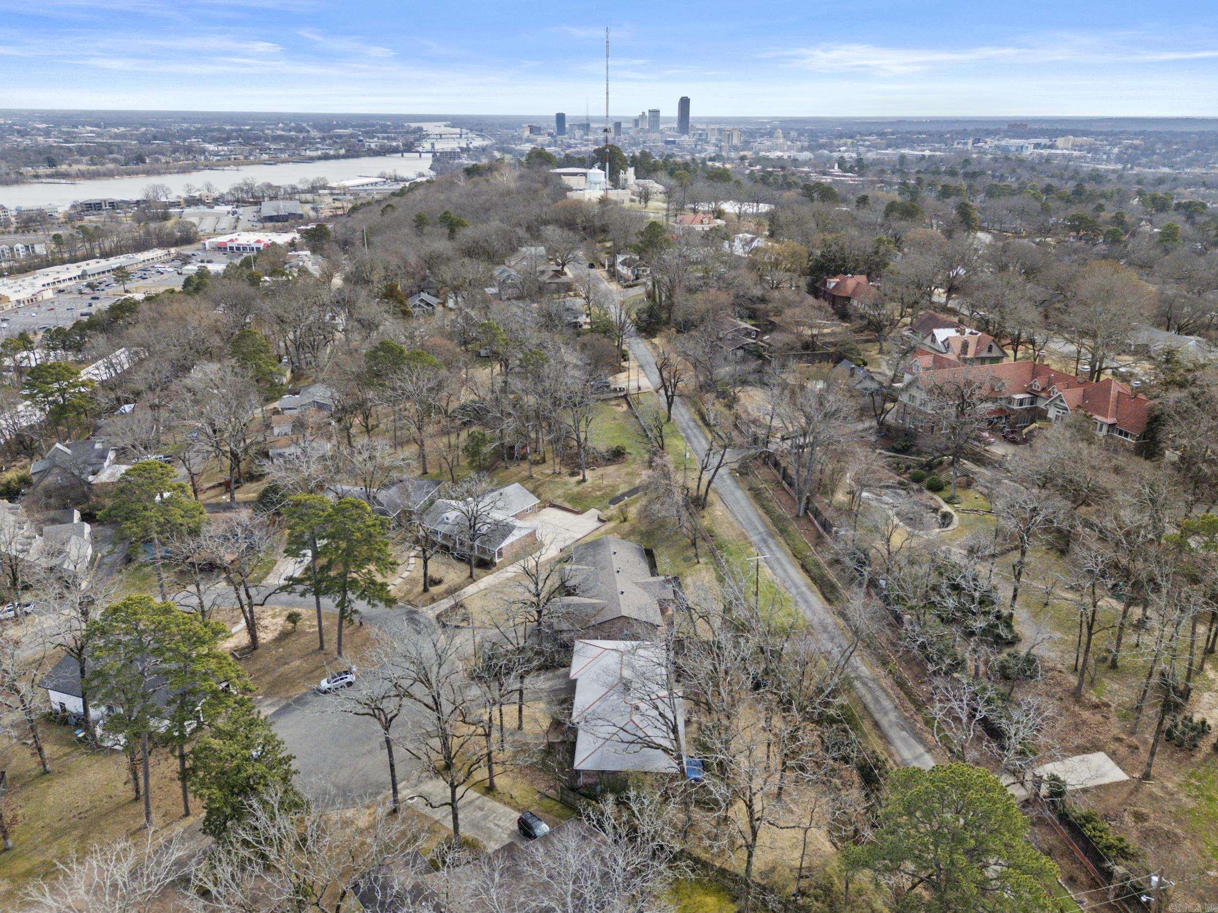 OAKWOOD MANOR - Residential