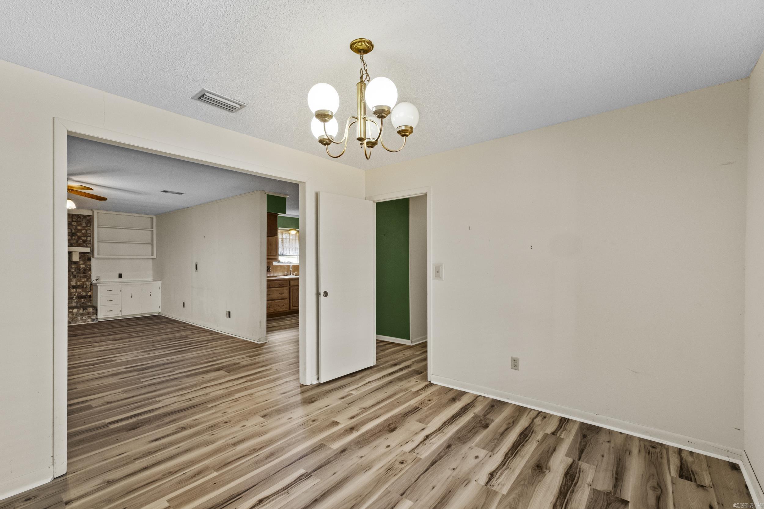 OAKWOOD MANOR - Residential