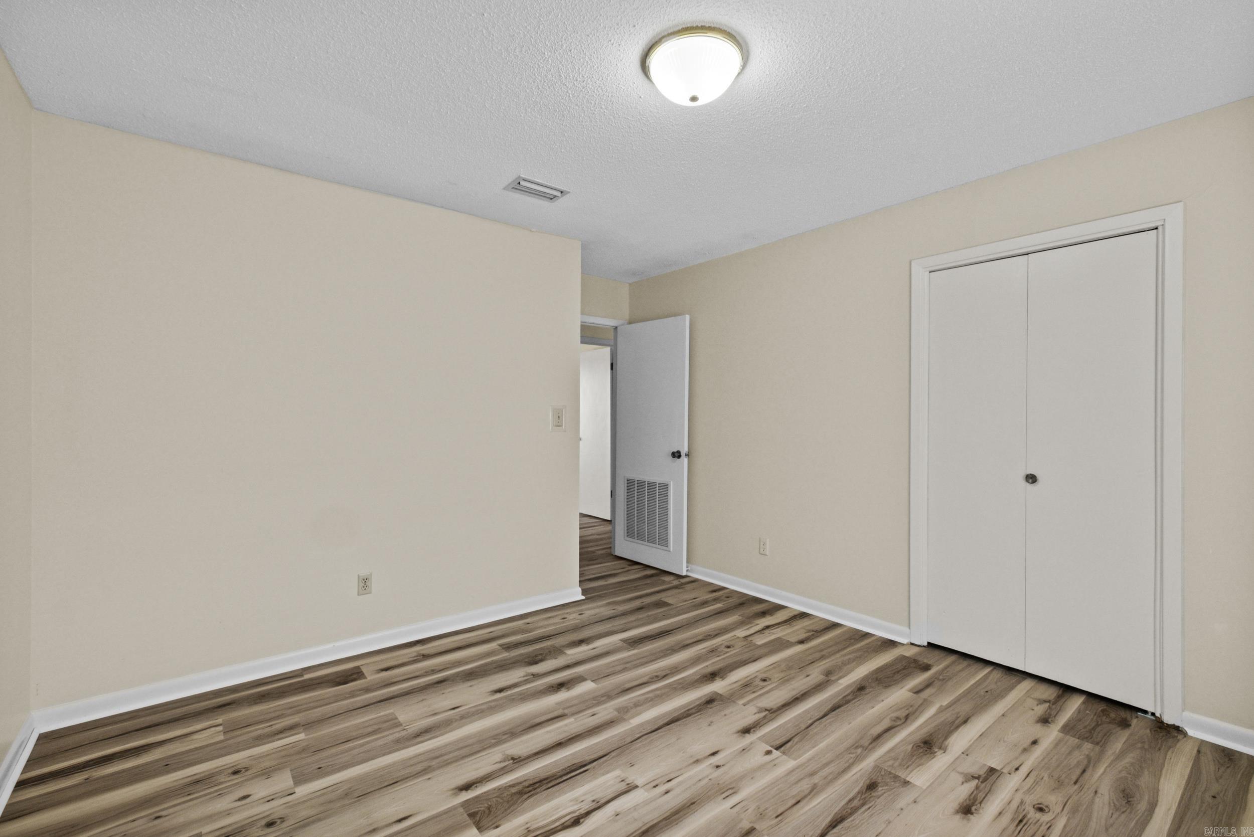 OAKWOOD MANOR - Residential