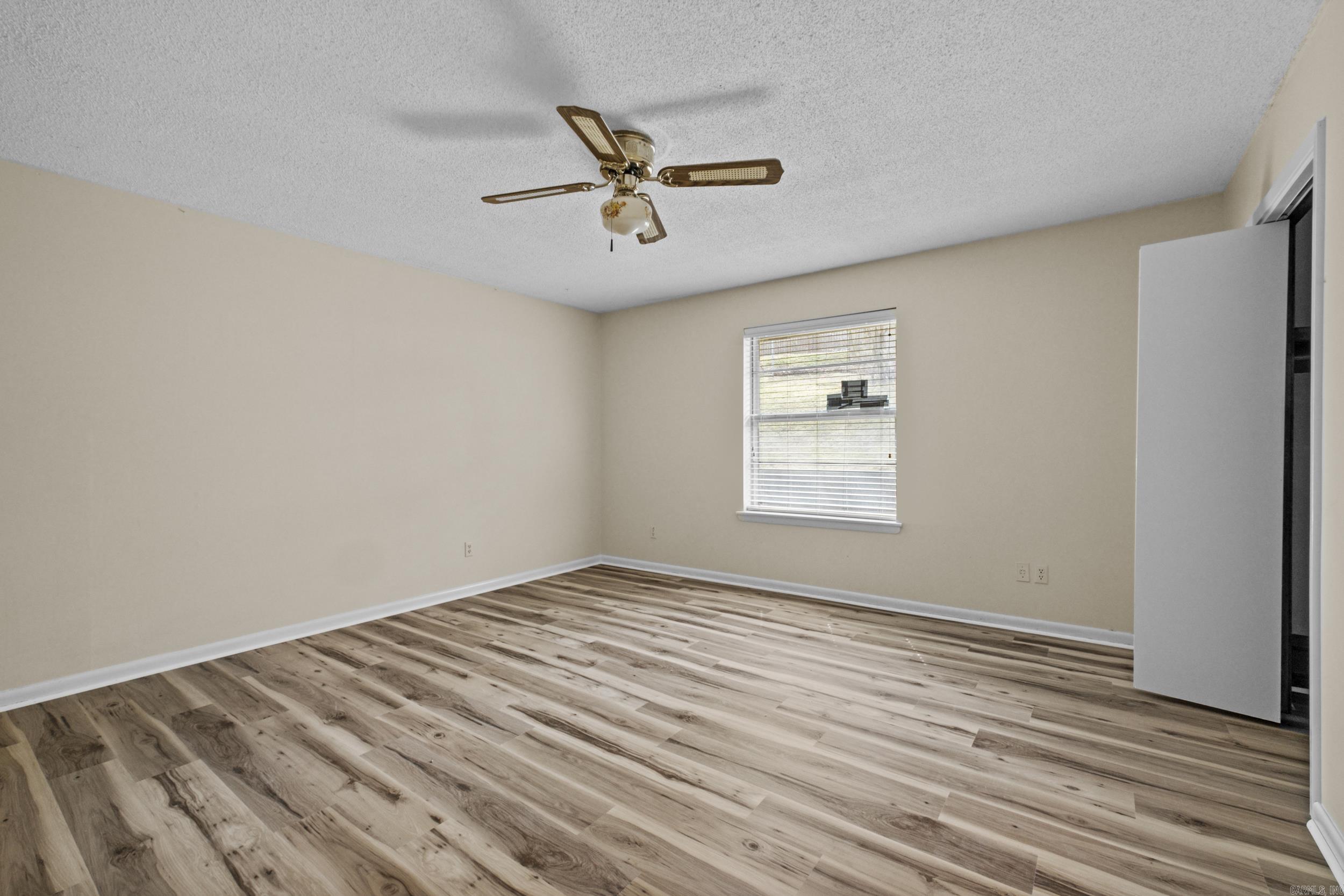 OAKWOOD MANOR - Residential