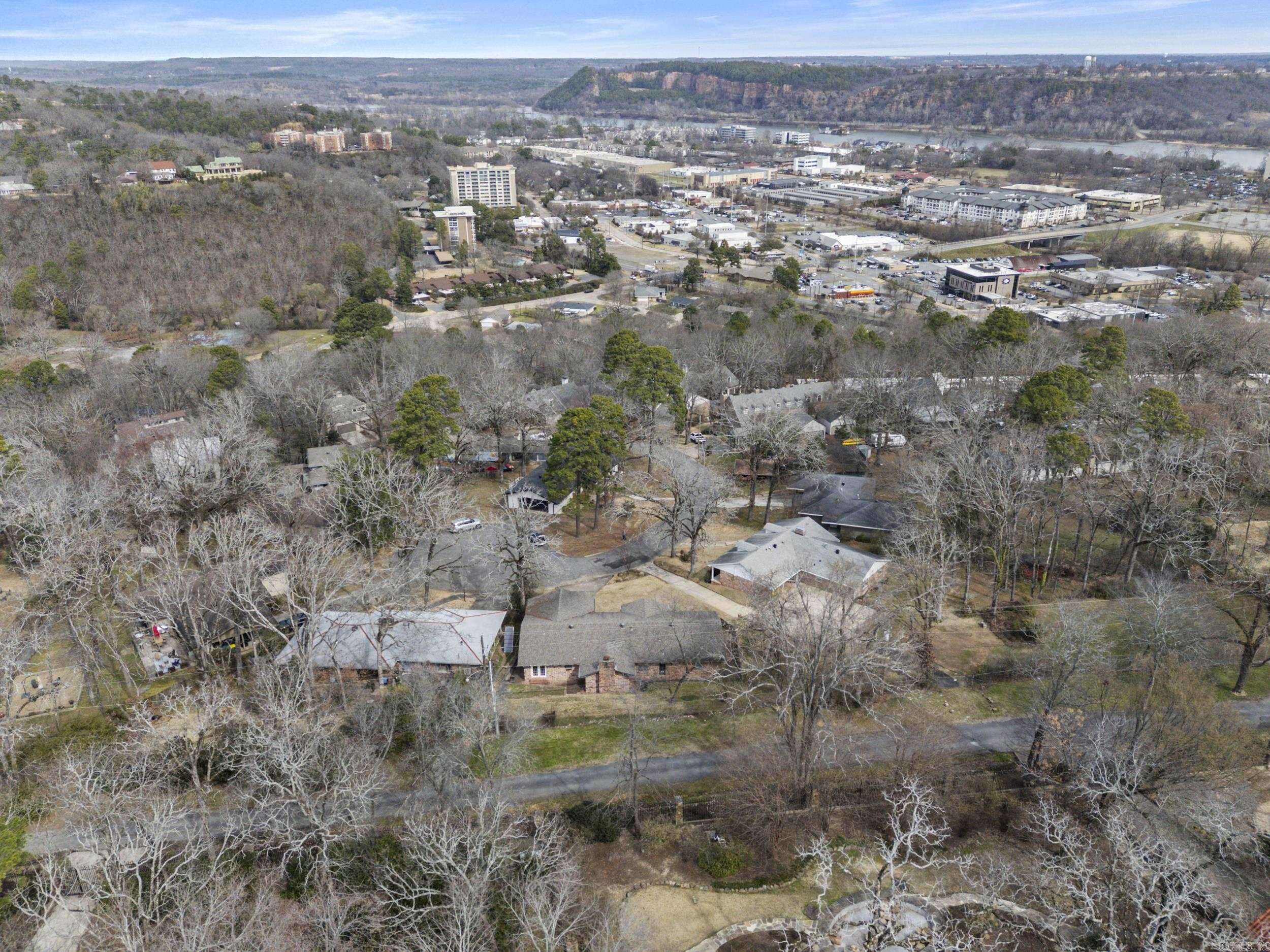 OAKWOOD MANOR - Residential